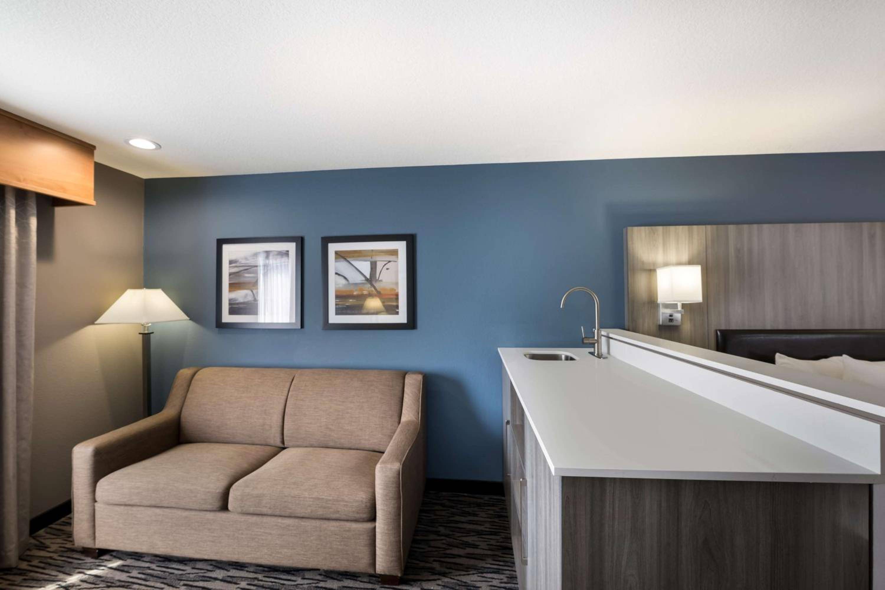 Best Western PLUS Mountain View Auburn Inn
