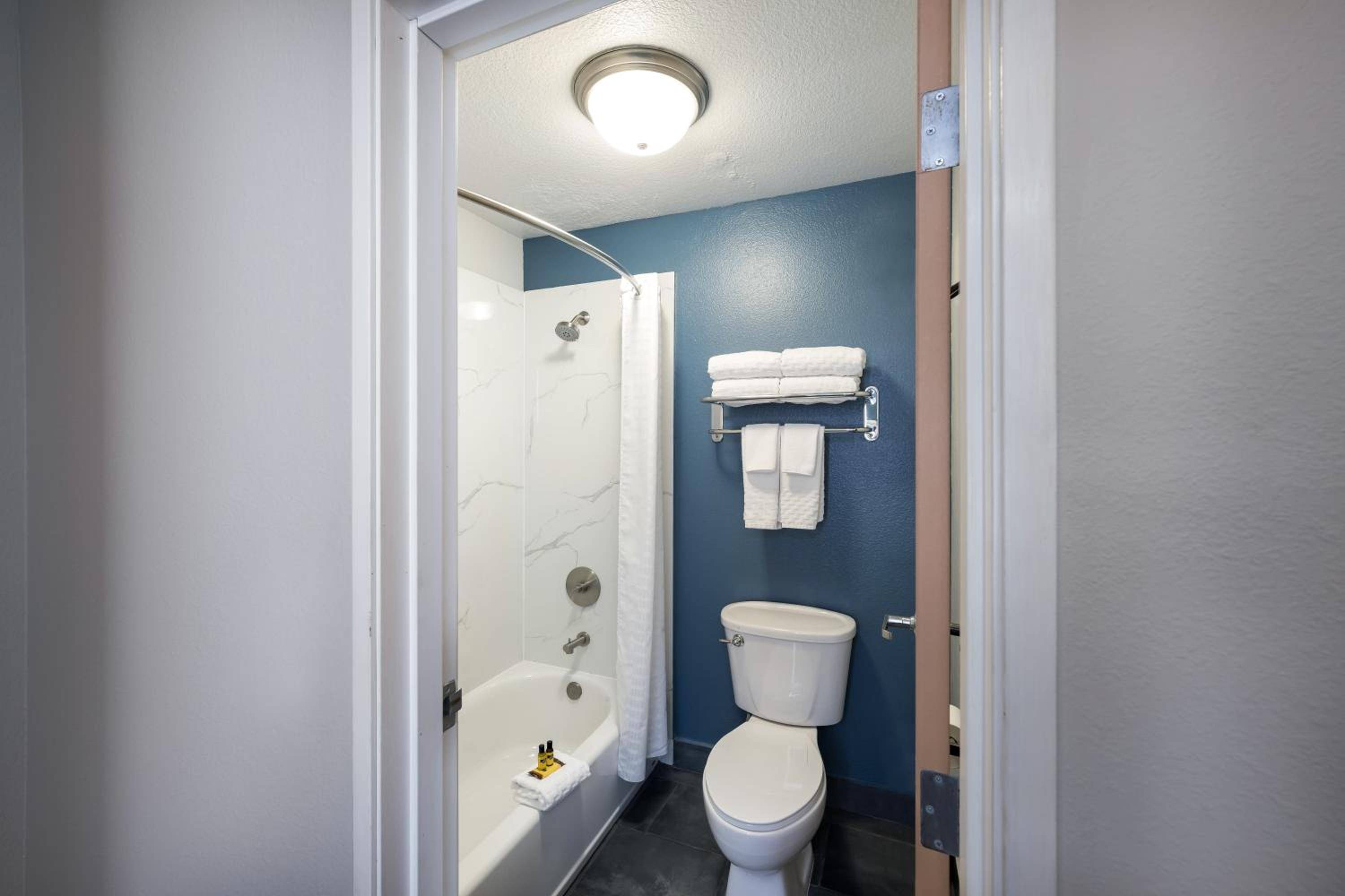 Best Western PLUS Mountain View Auburn Inn