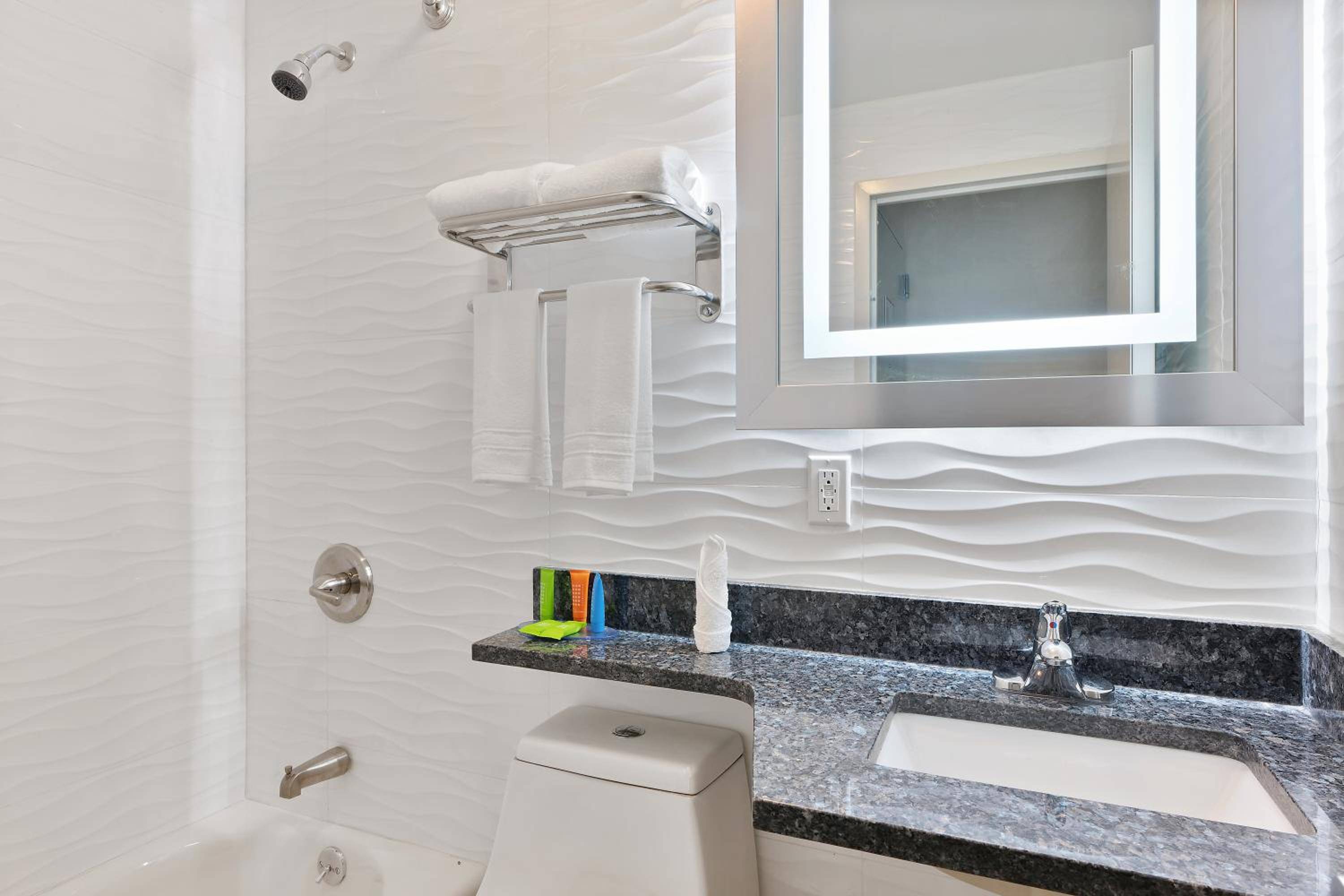 Casa Blanca Hotel Brooklyn