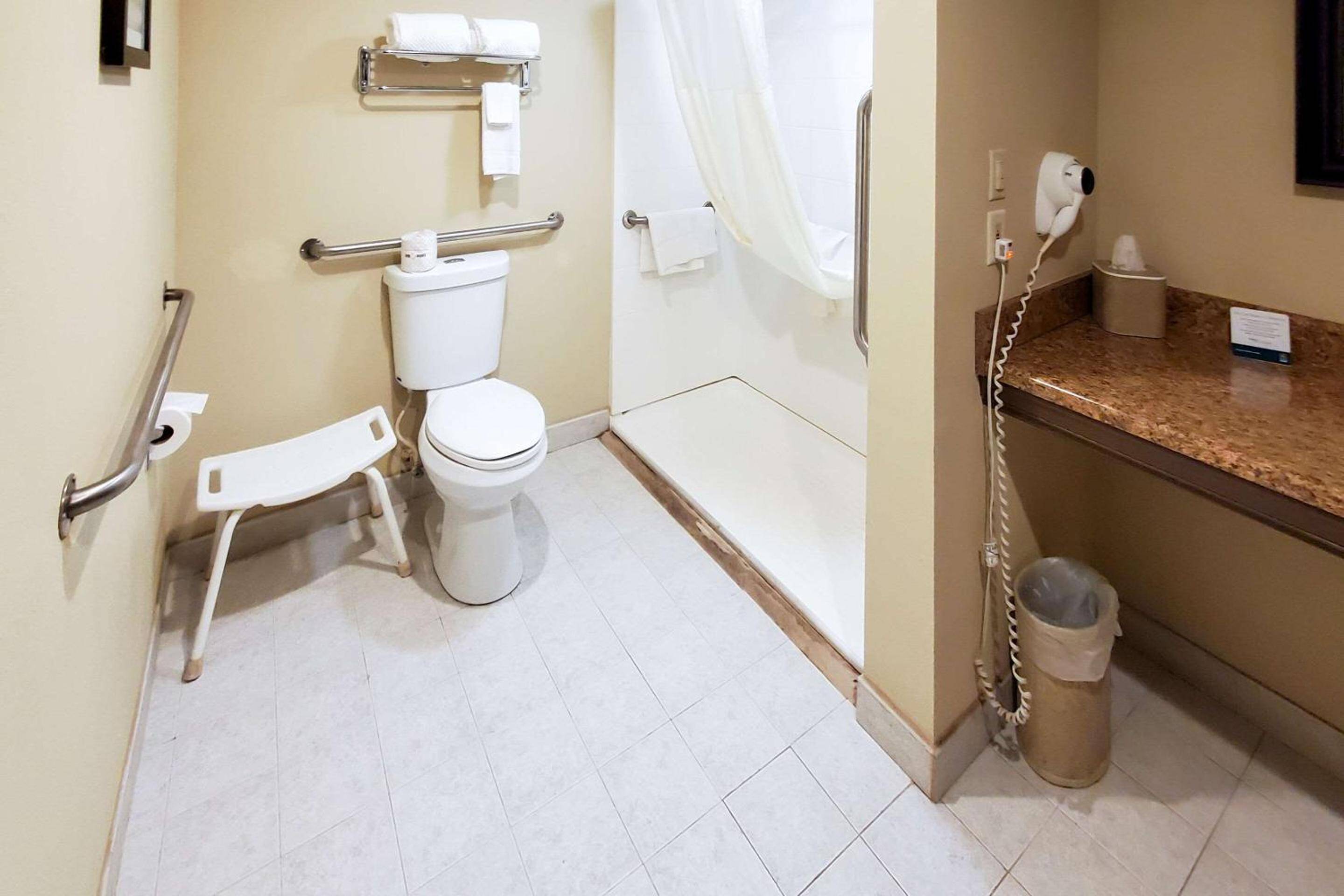 Quality Inn & Suites Quakertown - Allentown