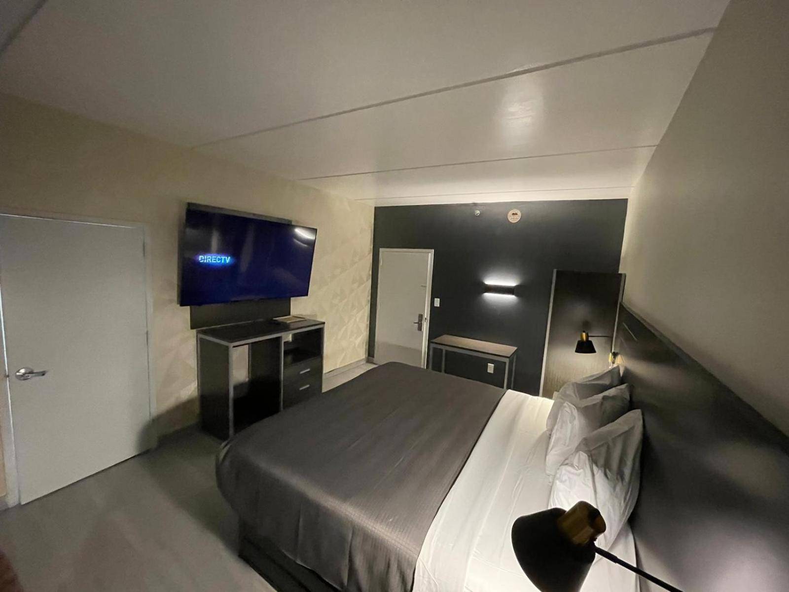 Casa Azul Hotel Blu JFK