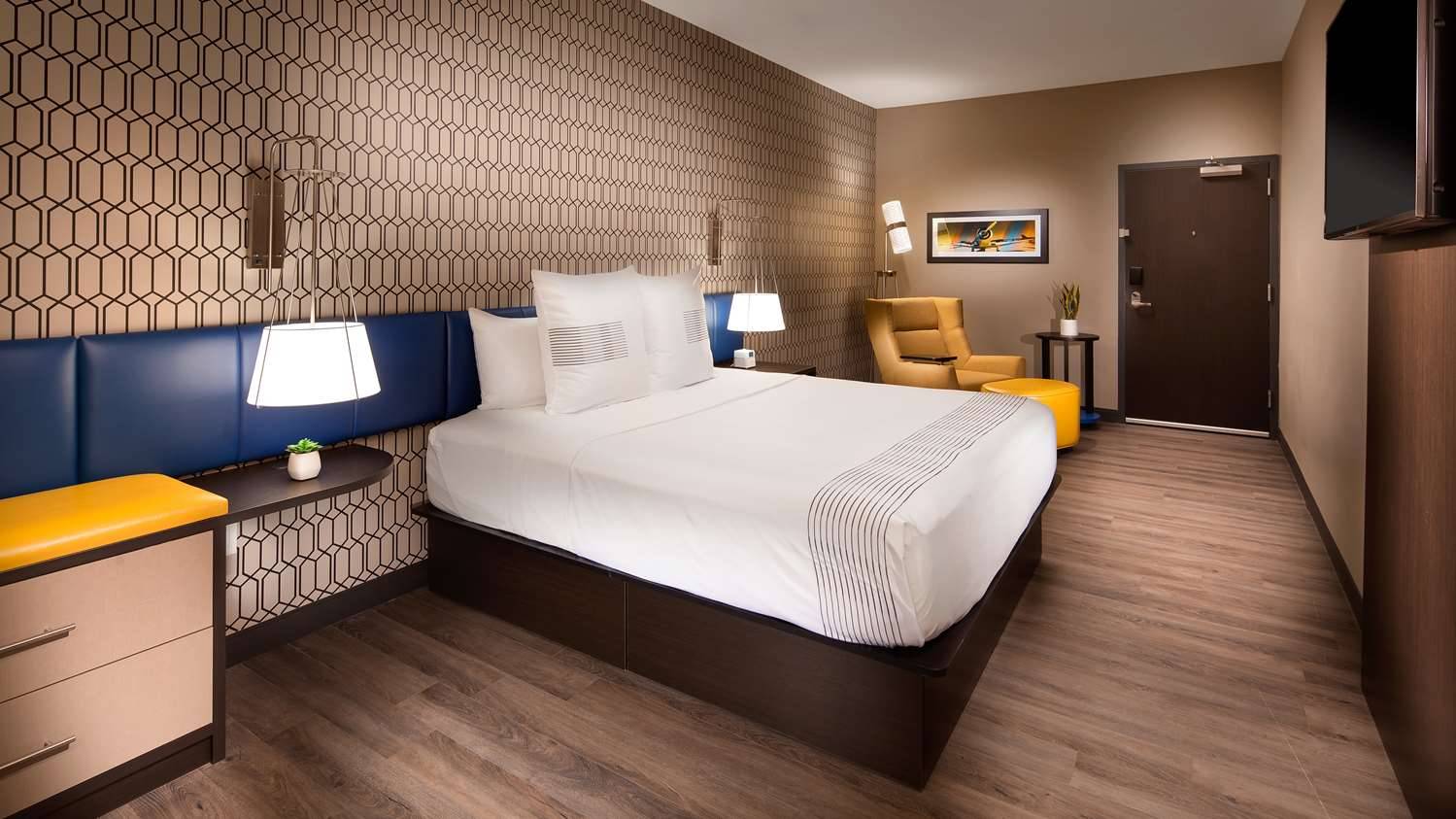 GLo Best Western Nashville Airport