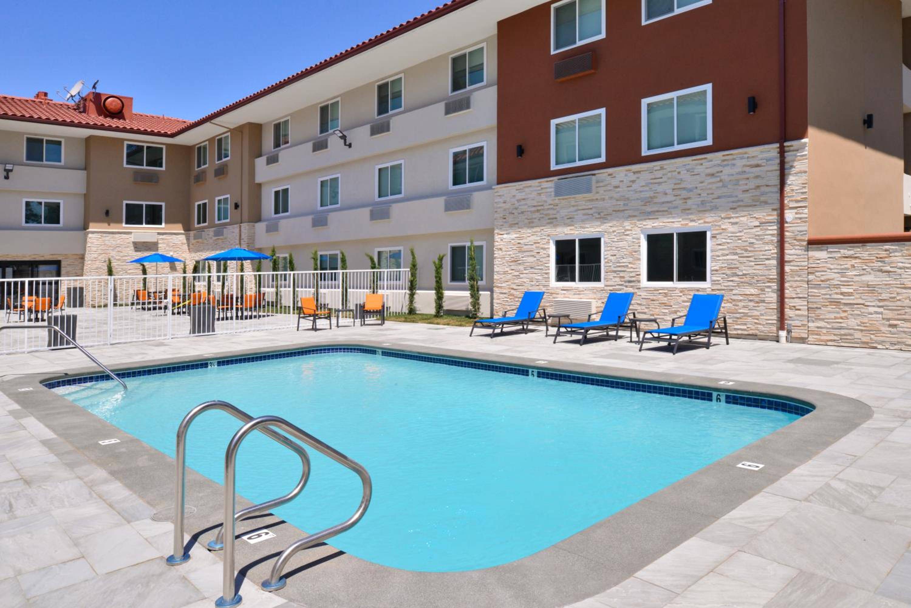 Holiday Inn Express - Santa Rosa North by IHG