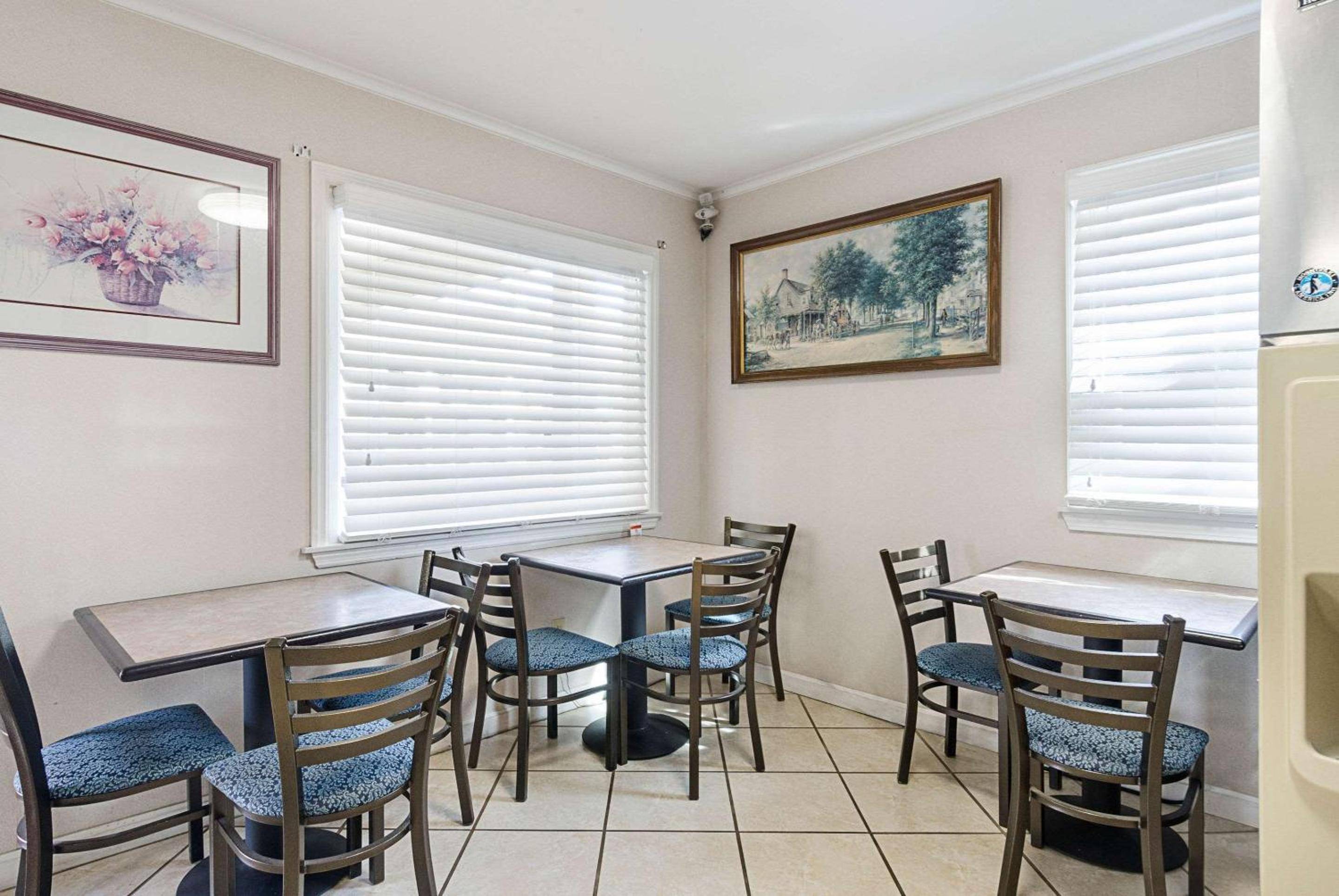 Econo Lodge Sturbridge Route 20
