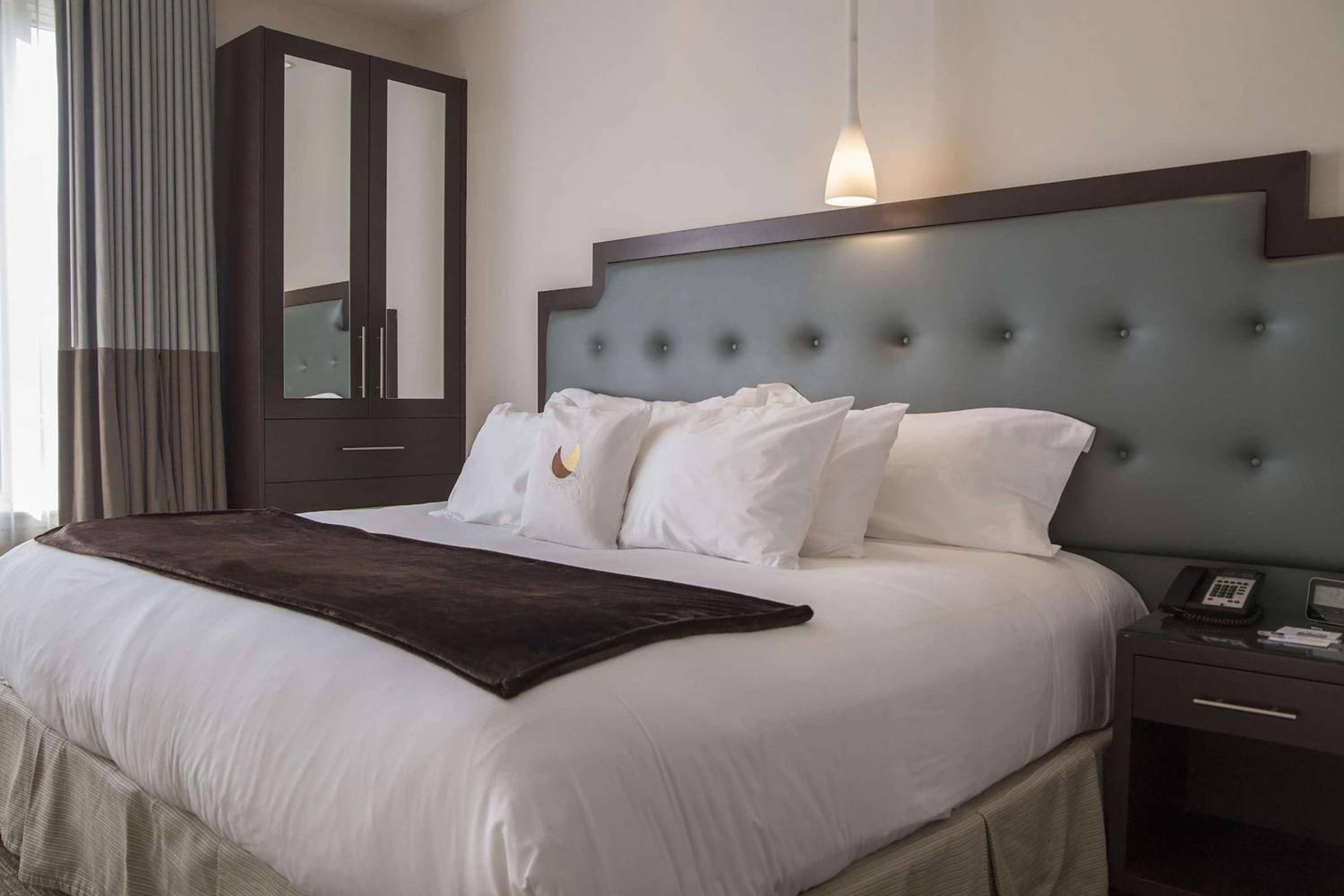 Aura Hotel Brooklyn