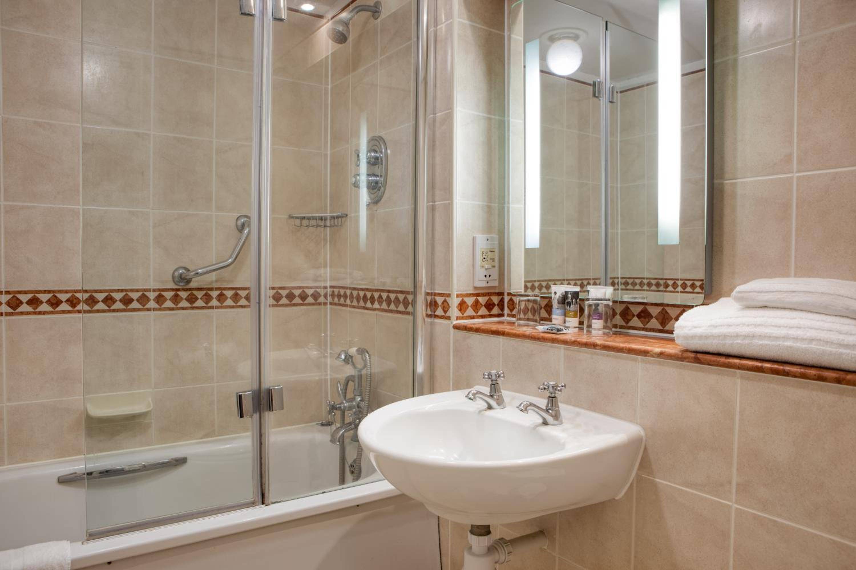 Winchester Wessex Hotel by Sunday