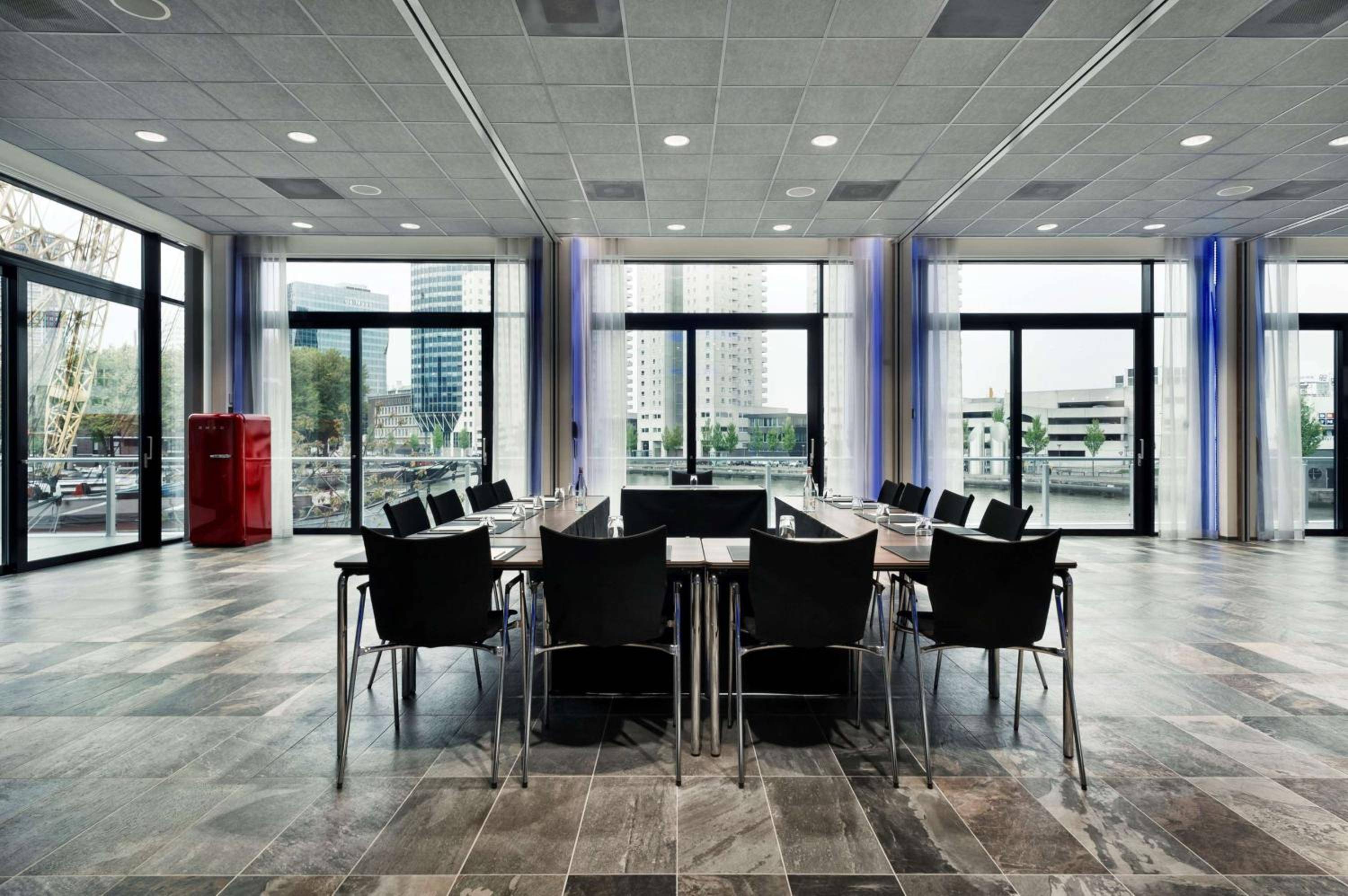 Mainport Hotel Rotterdam, a Hilton Affiliate Hotel