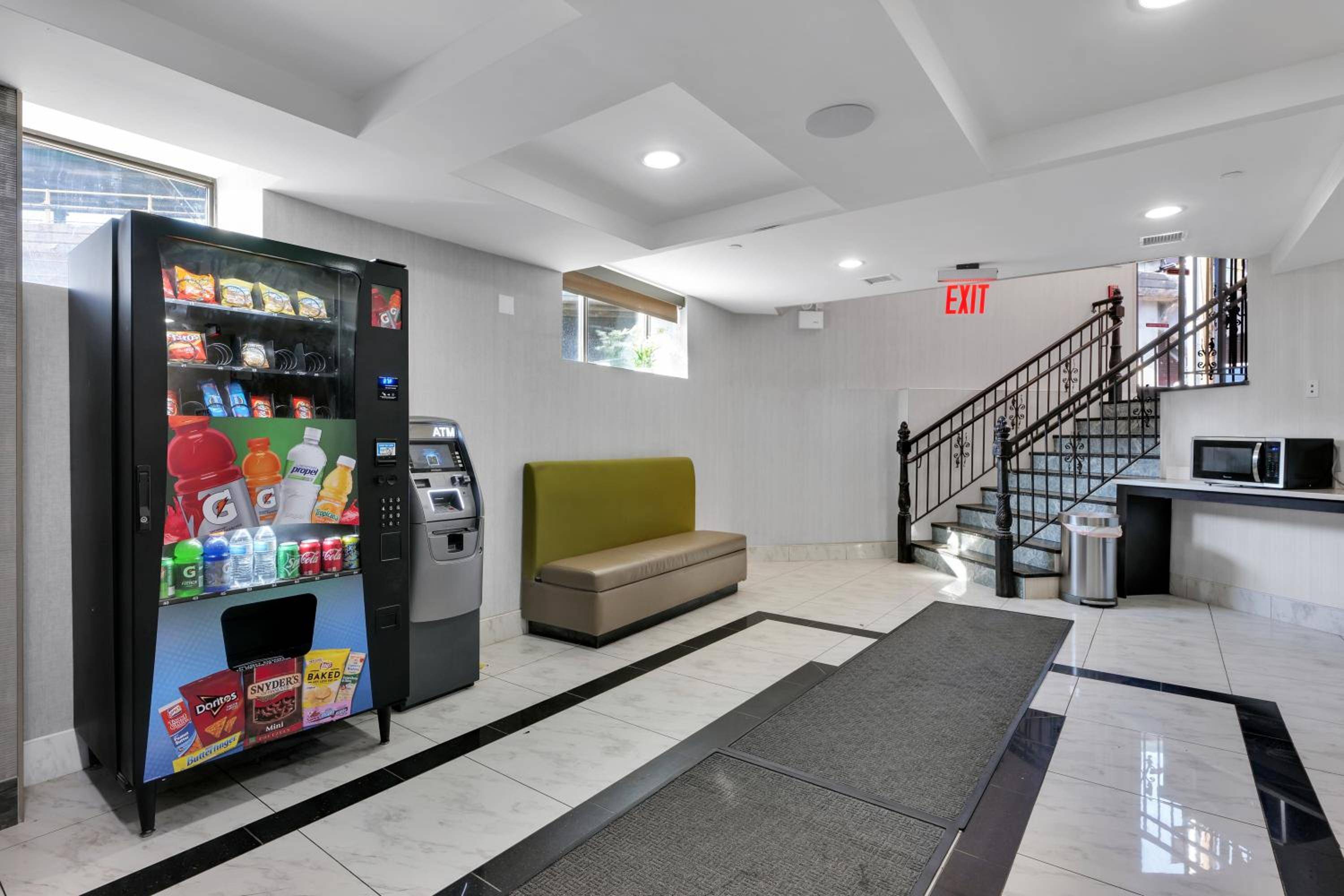 Hotel Mint JFK Airport
