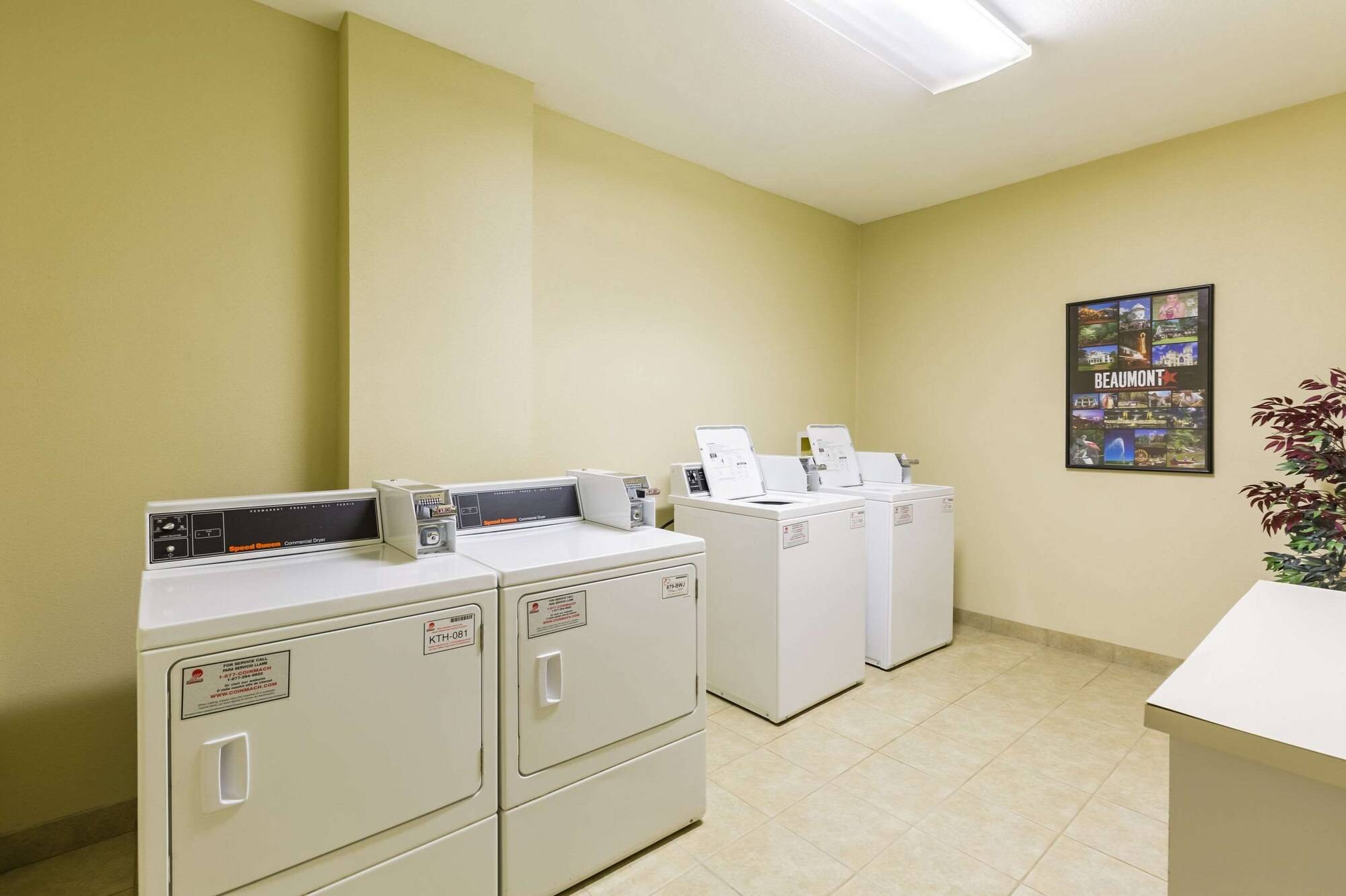 Comfort Suites Beaumont I - 10