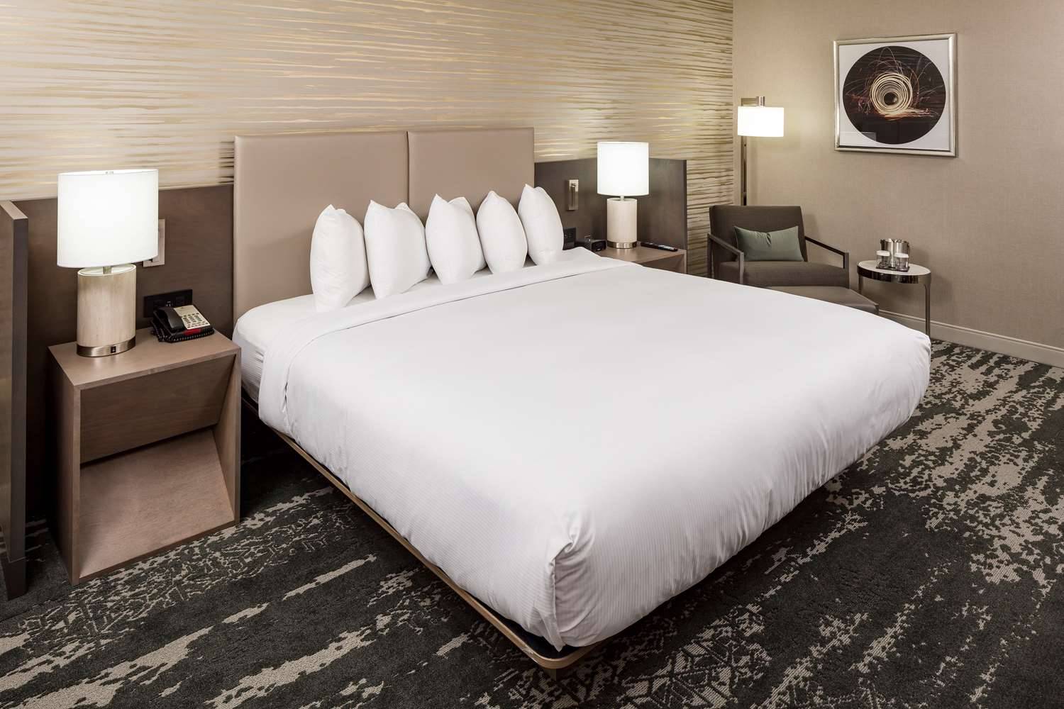 DoubleTree by Hilton Boston Logan Airport Chelsea