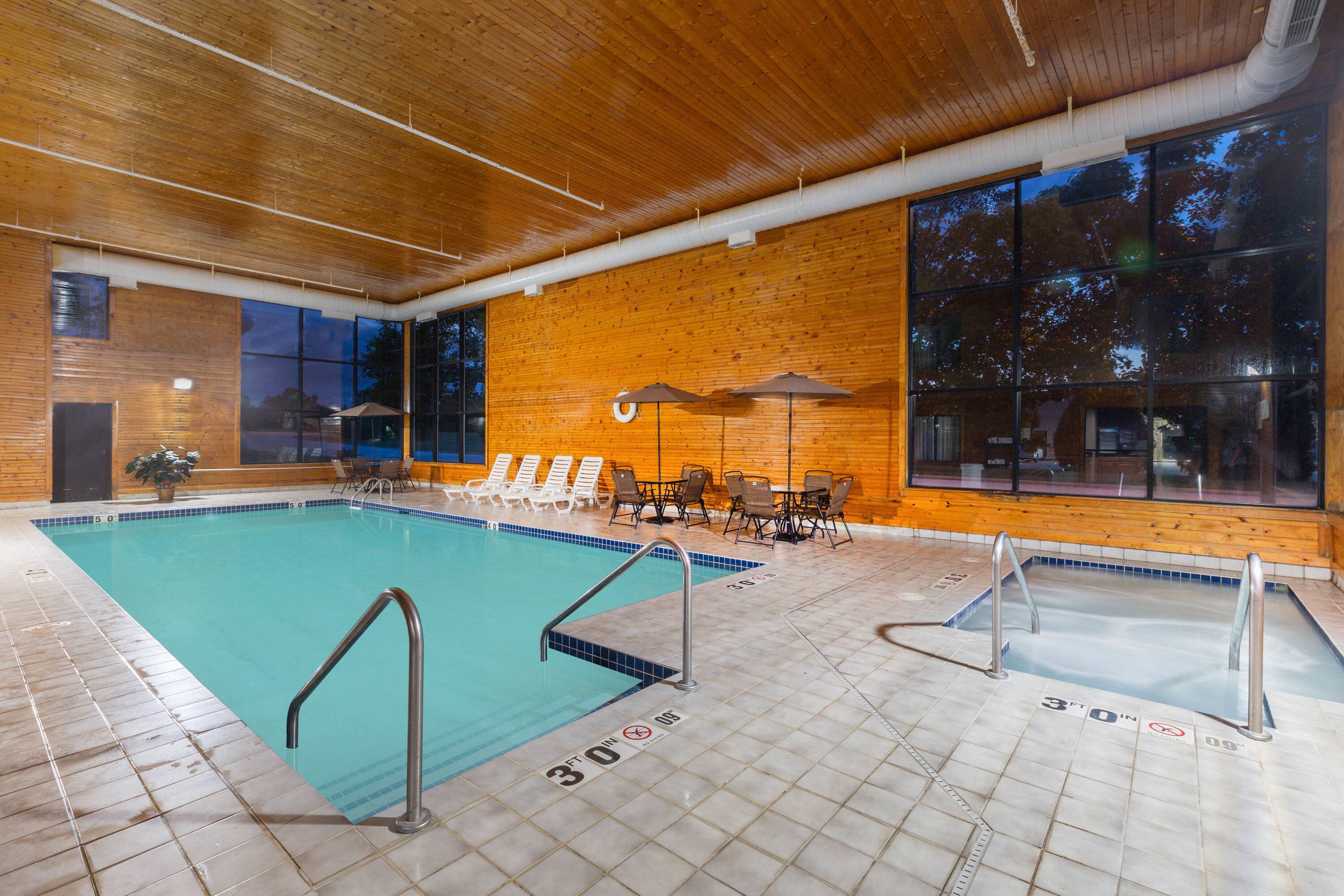 Baymont Inn & Suites by Wyndham Mukwonago