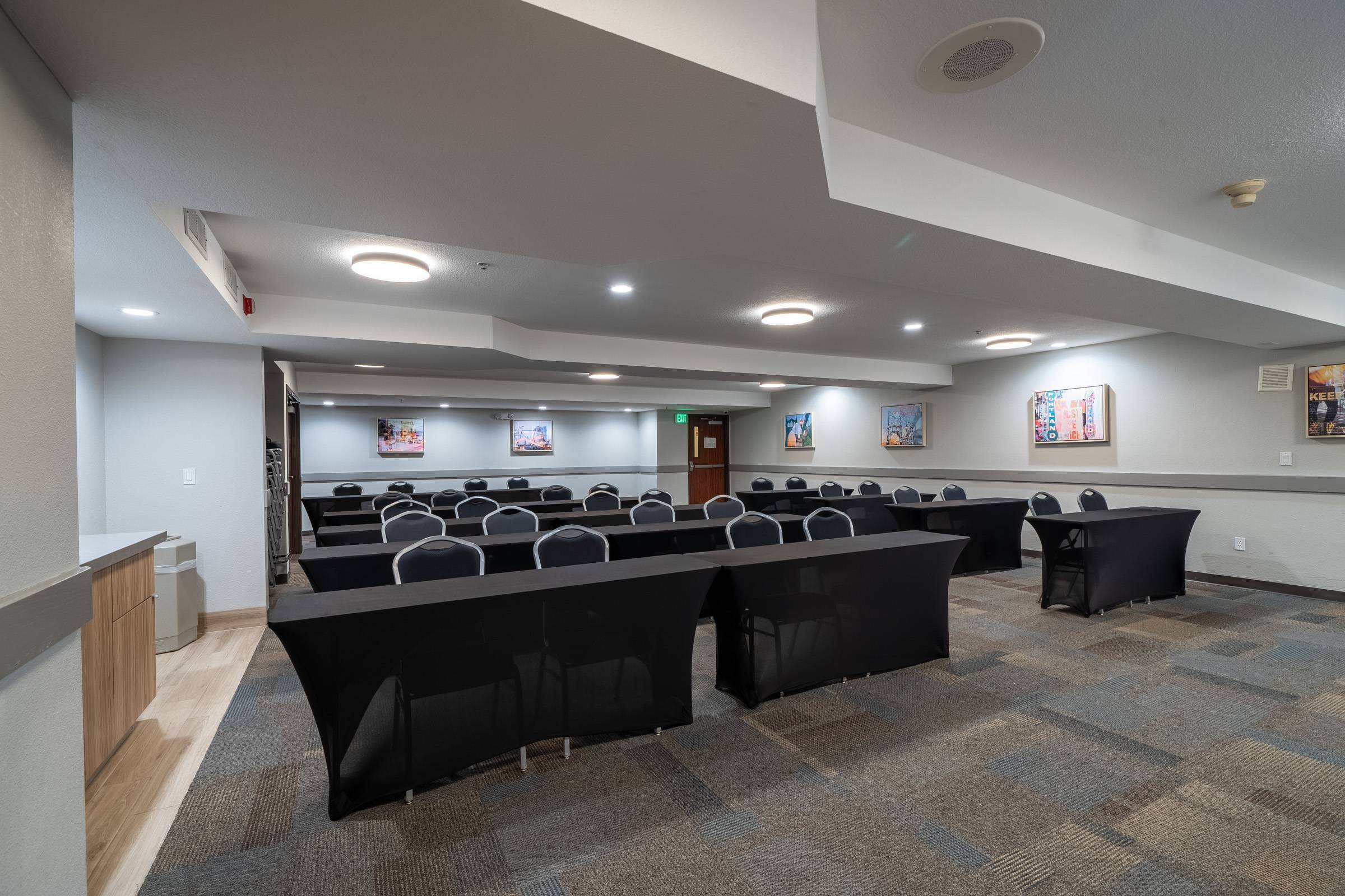 Best Western LAKE OSWEGO/PORTLAND HOTEL & SUITES