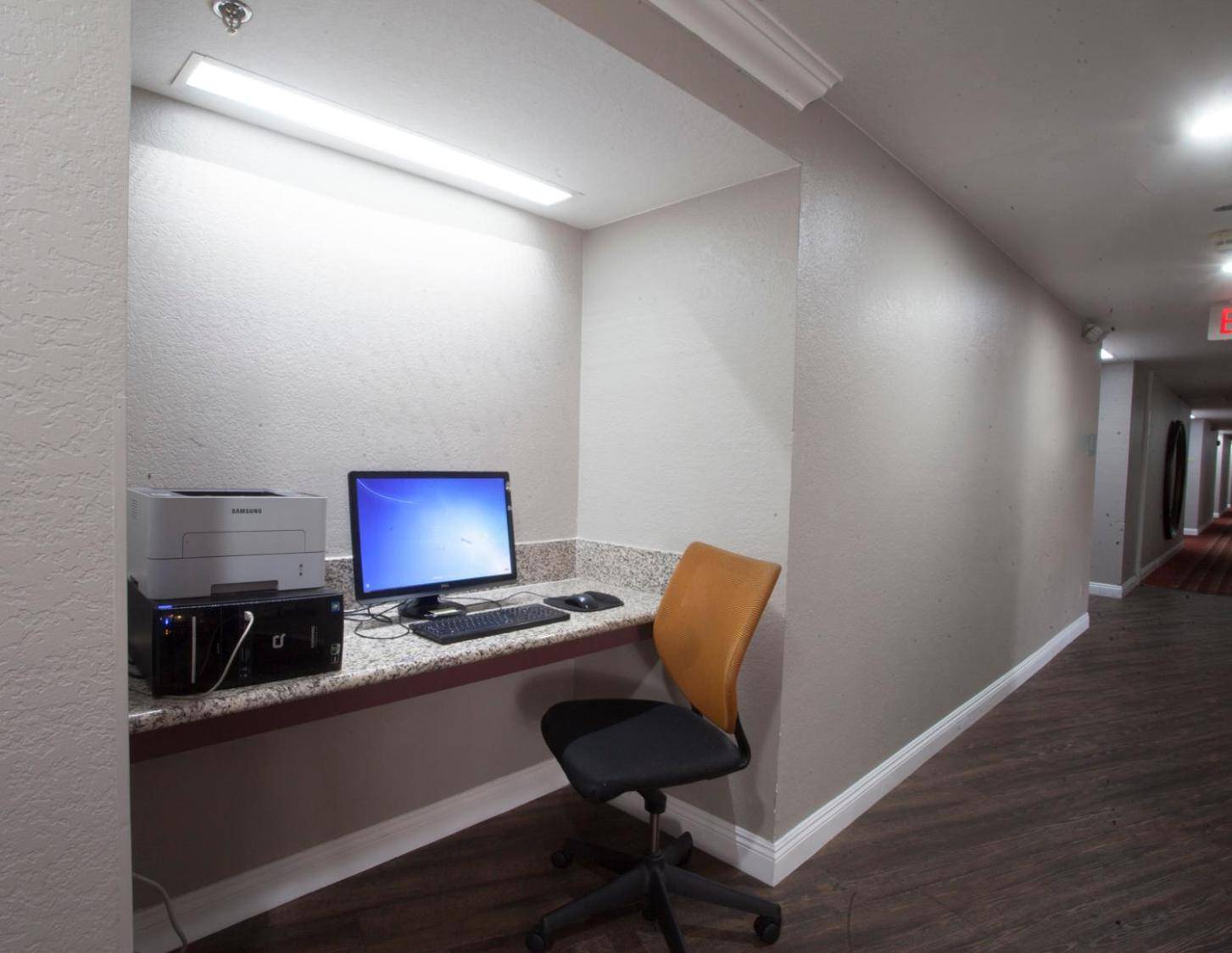 Ramada by Wyndham Barstow