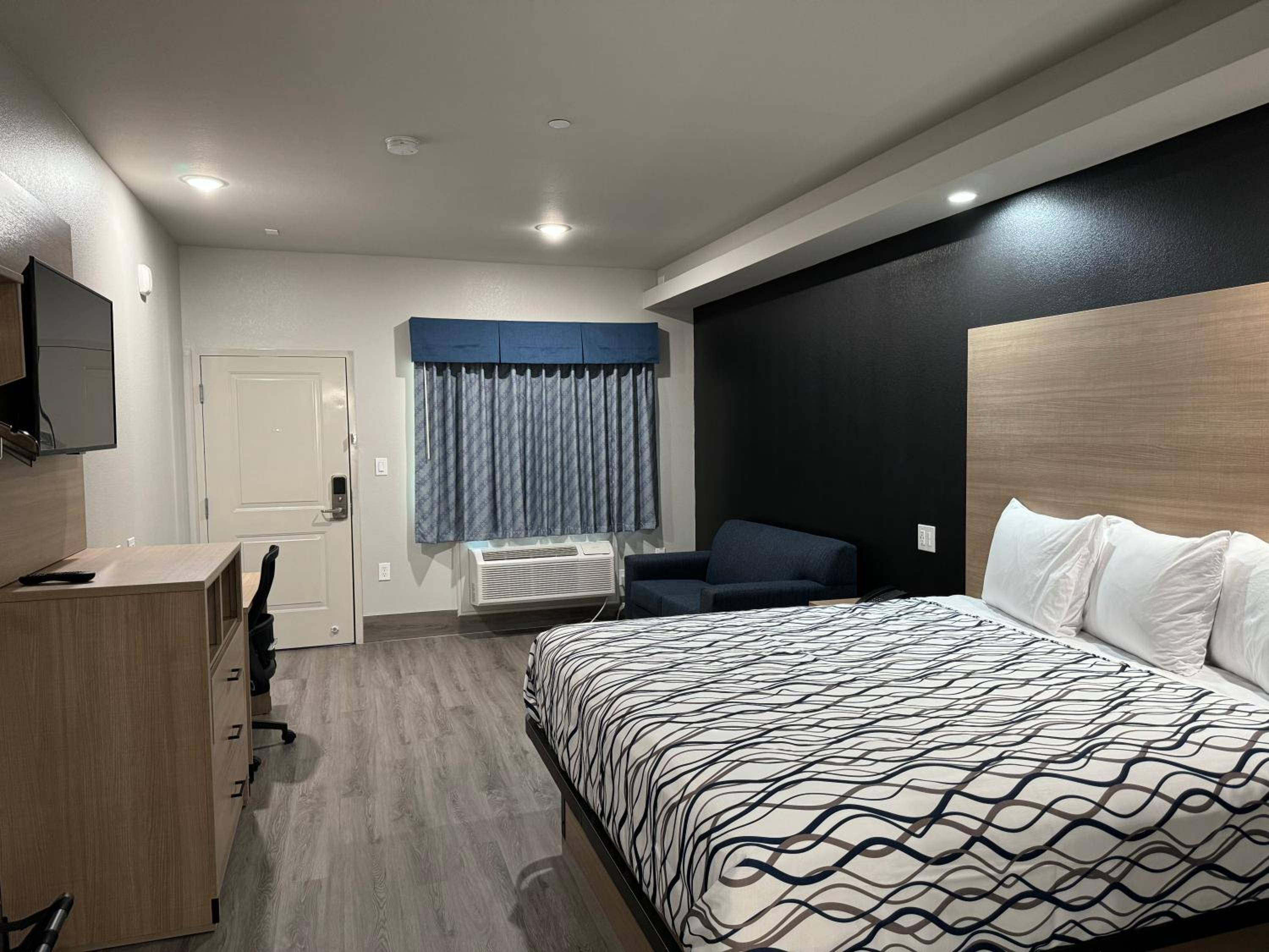 Crystal Inn Gessner - Near Sam Houston Racepark