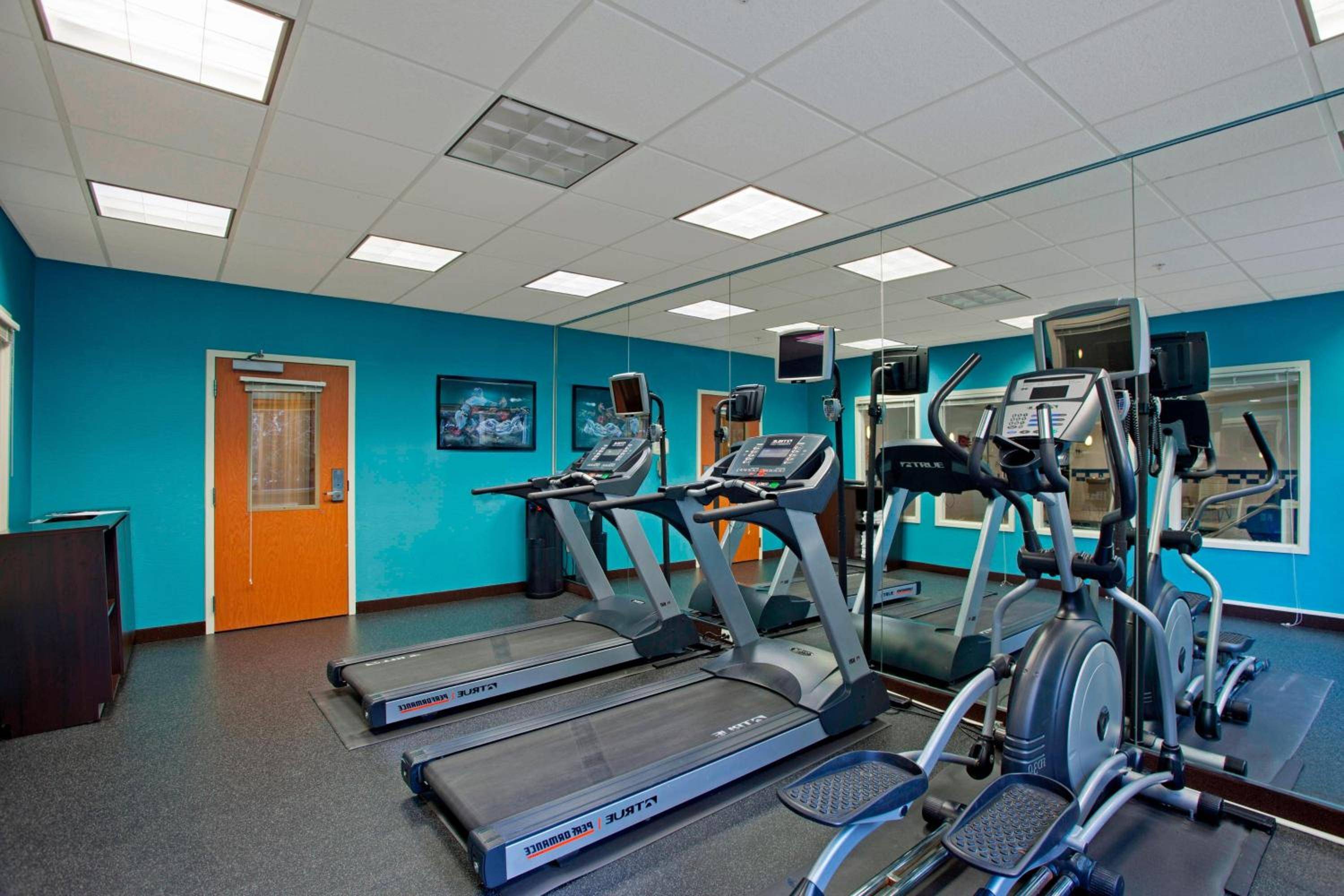 Fairfield Inn & Suites by Marriott Detroit Metro Airport Romulus