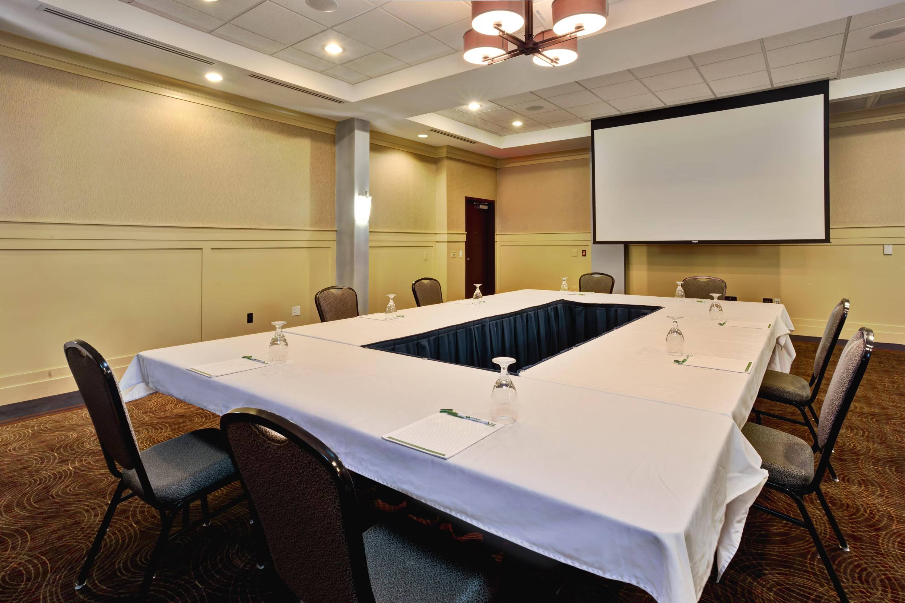 Holiday Inn Detroit Metro Airport by IHG