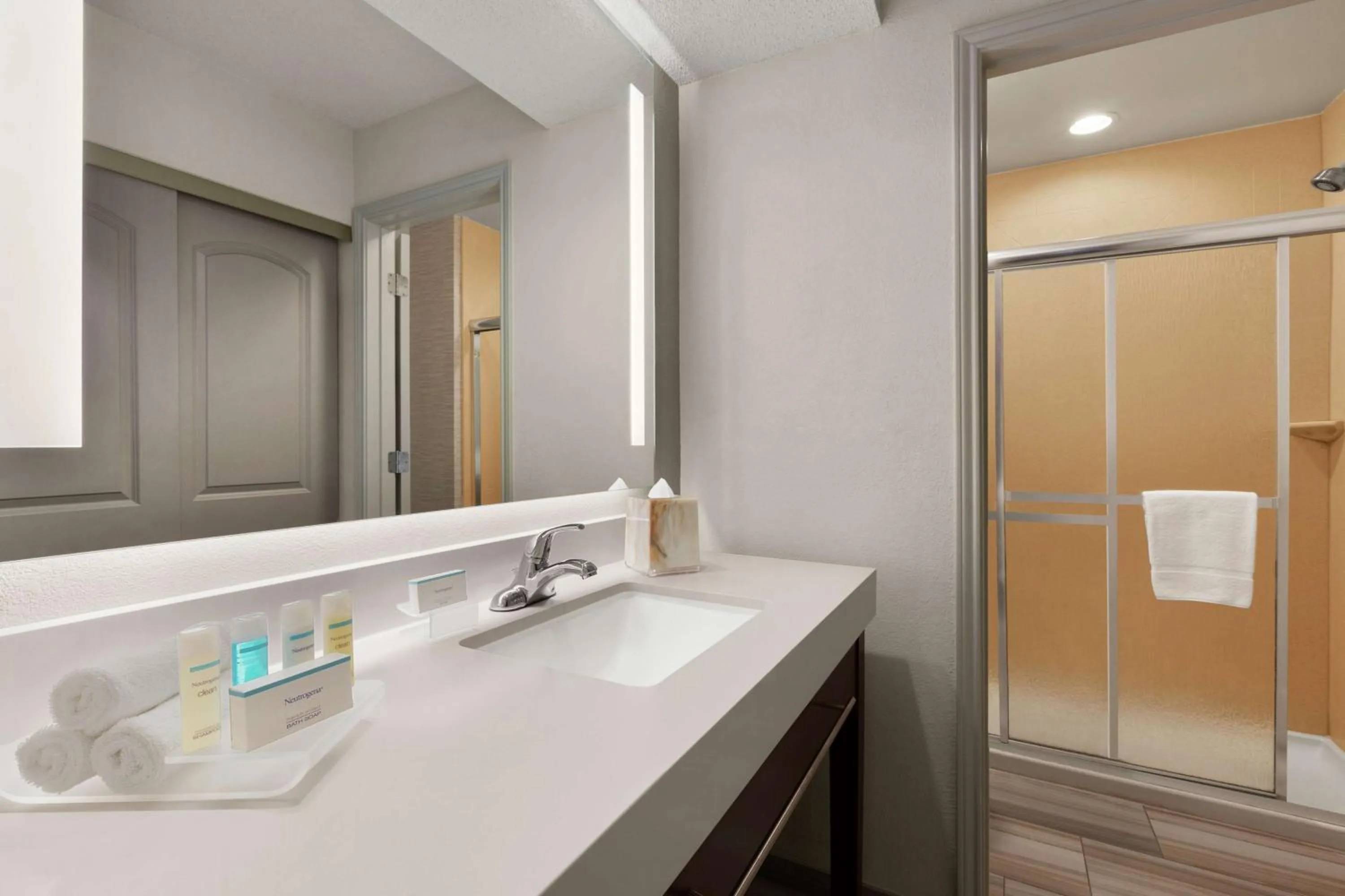 Addison Suites