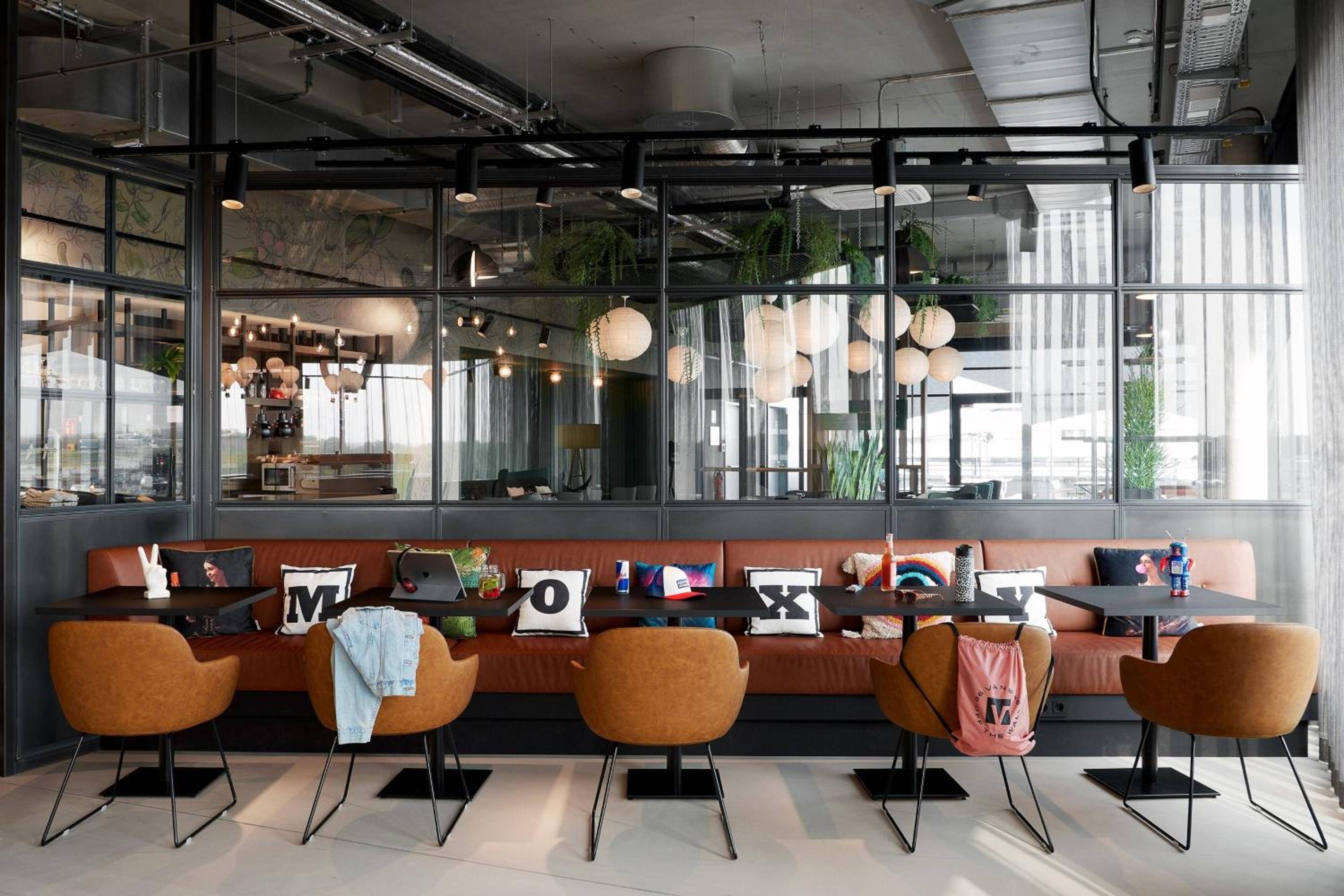 Moxy Cologne Bonn Airport