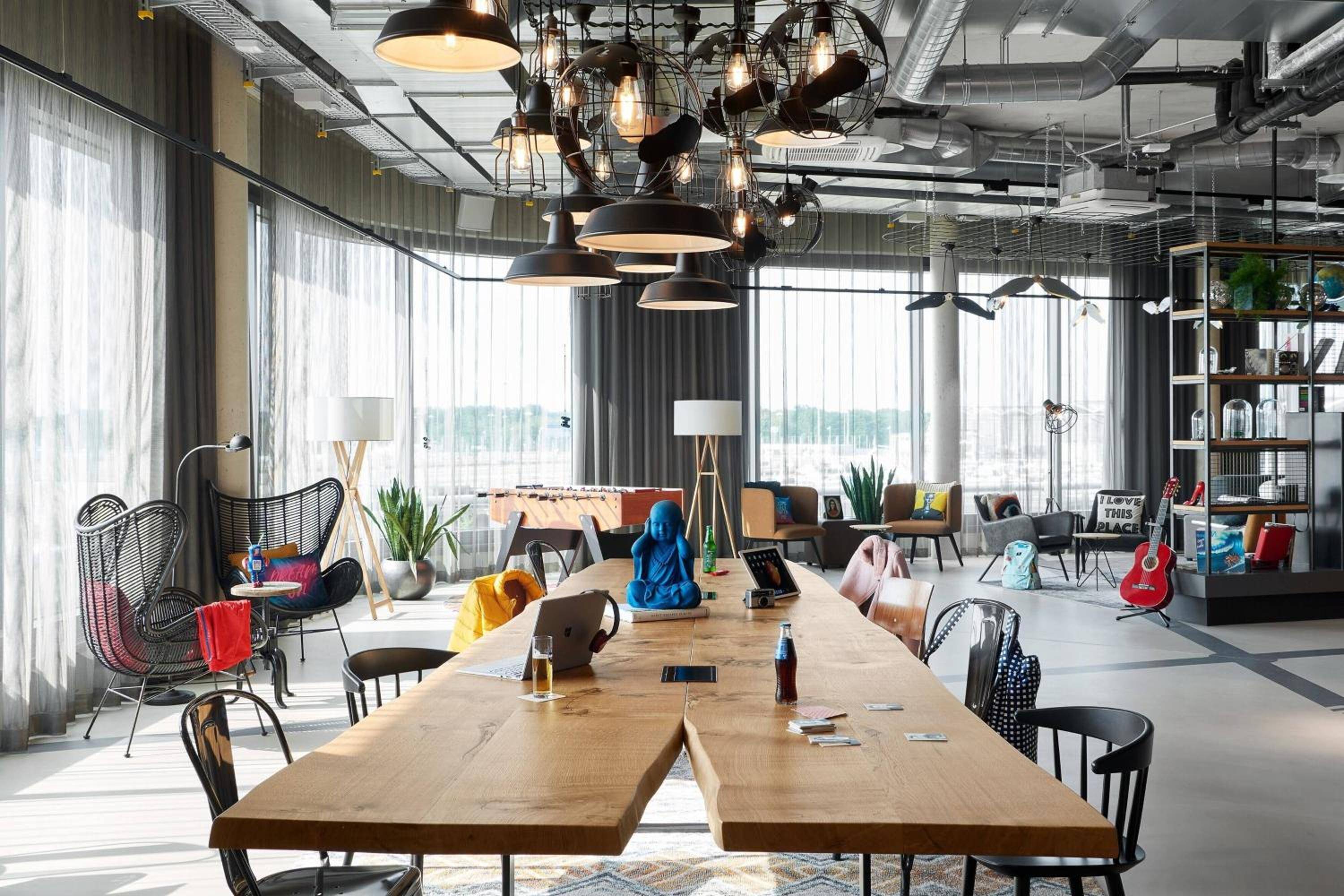 Moxy Cologne Bonn Airport