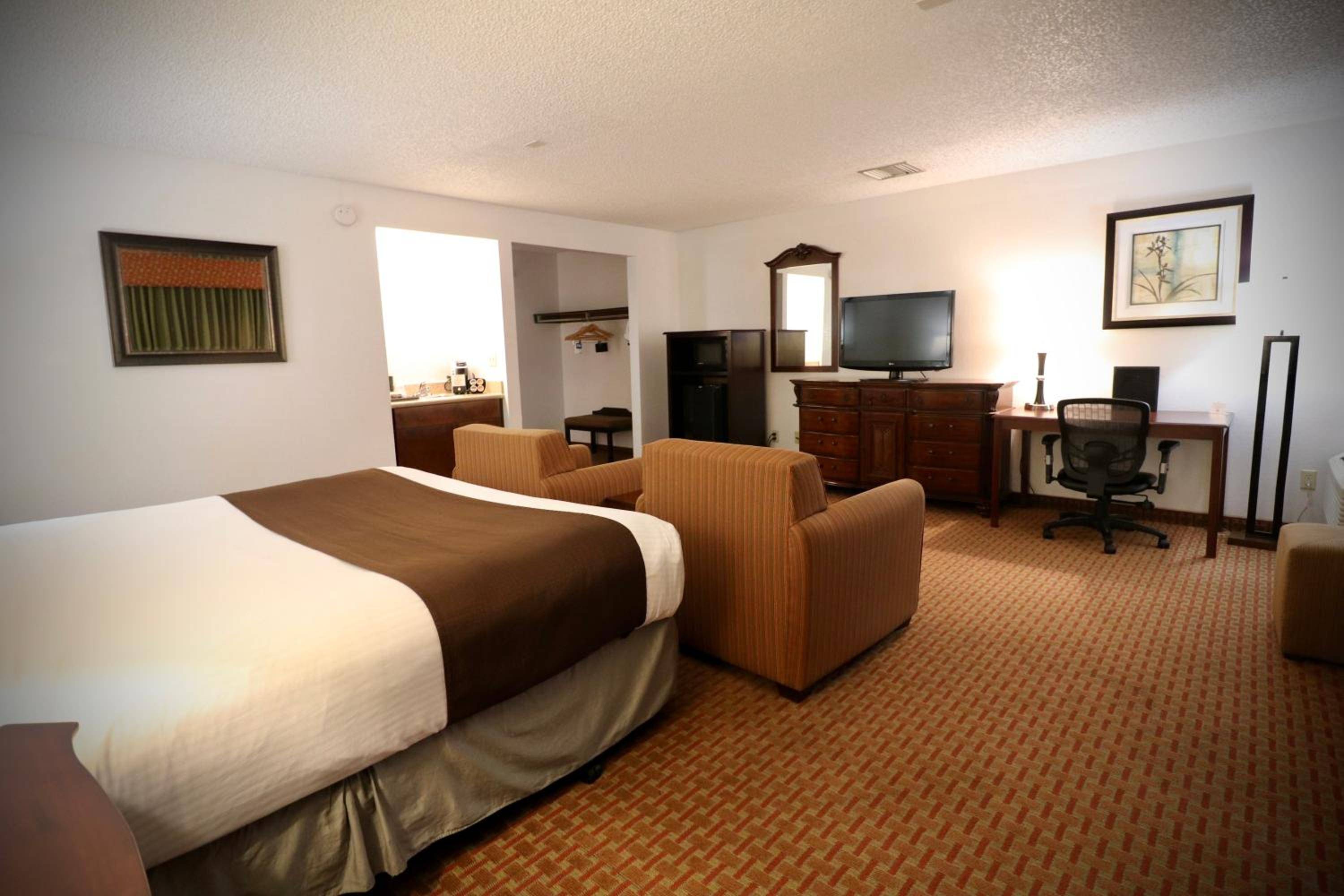 Best Western CHIEFTAIN INN