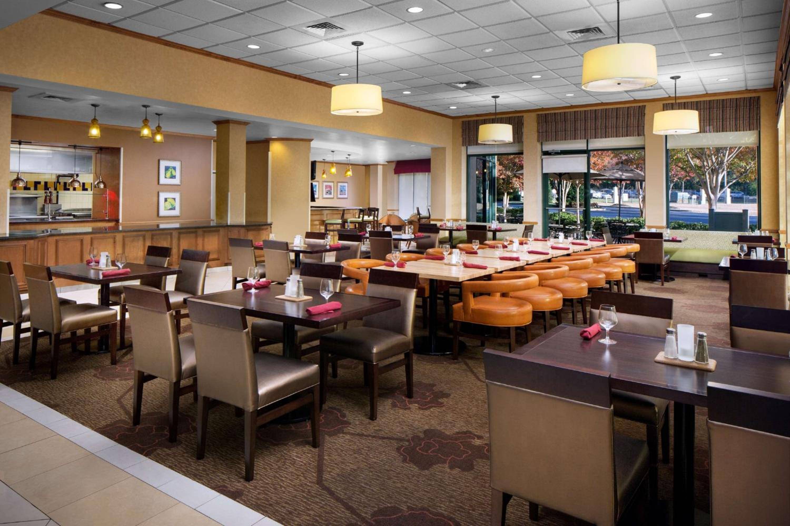 Hilton Garden Inn Atlanta Airport/Millenium Center