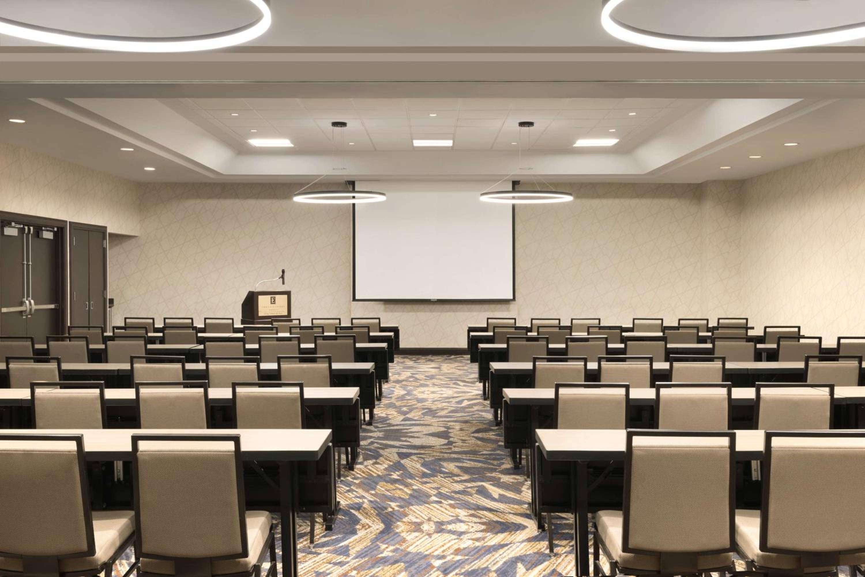 Embassy Suites by Hilton Chicago Lombard Oak Brook