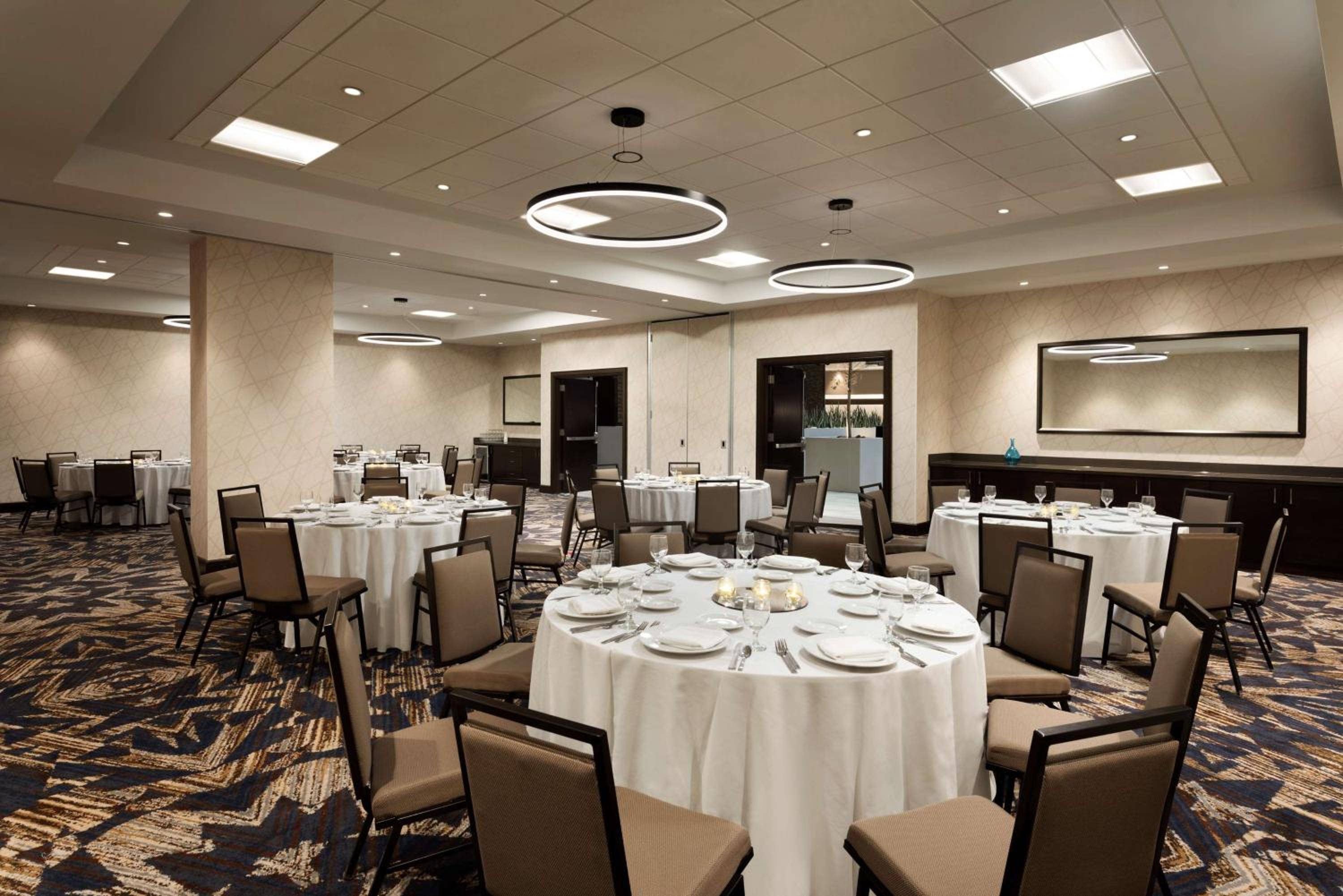 Embassy Suites by Hilton Chicago Lombard Oak Brook