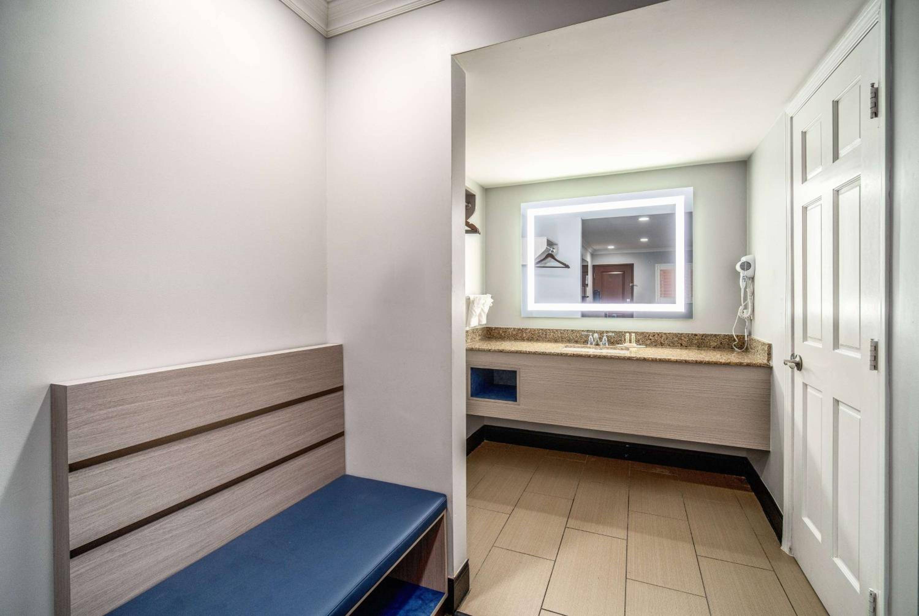 Travelodge Inn & Suites by Wyndham Bell Los Angeles Area