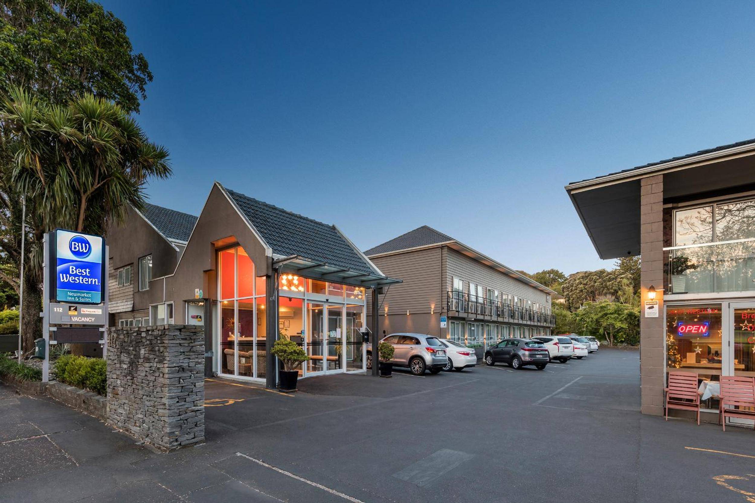 Best Western Newmarket Inn & Suites