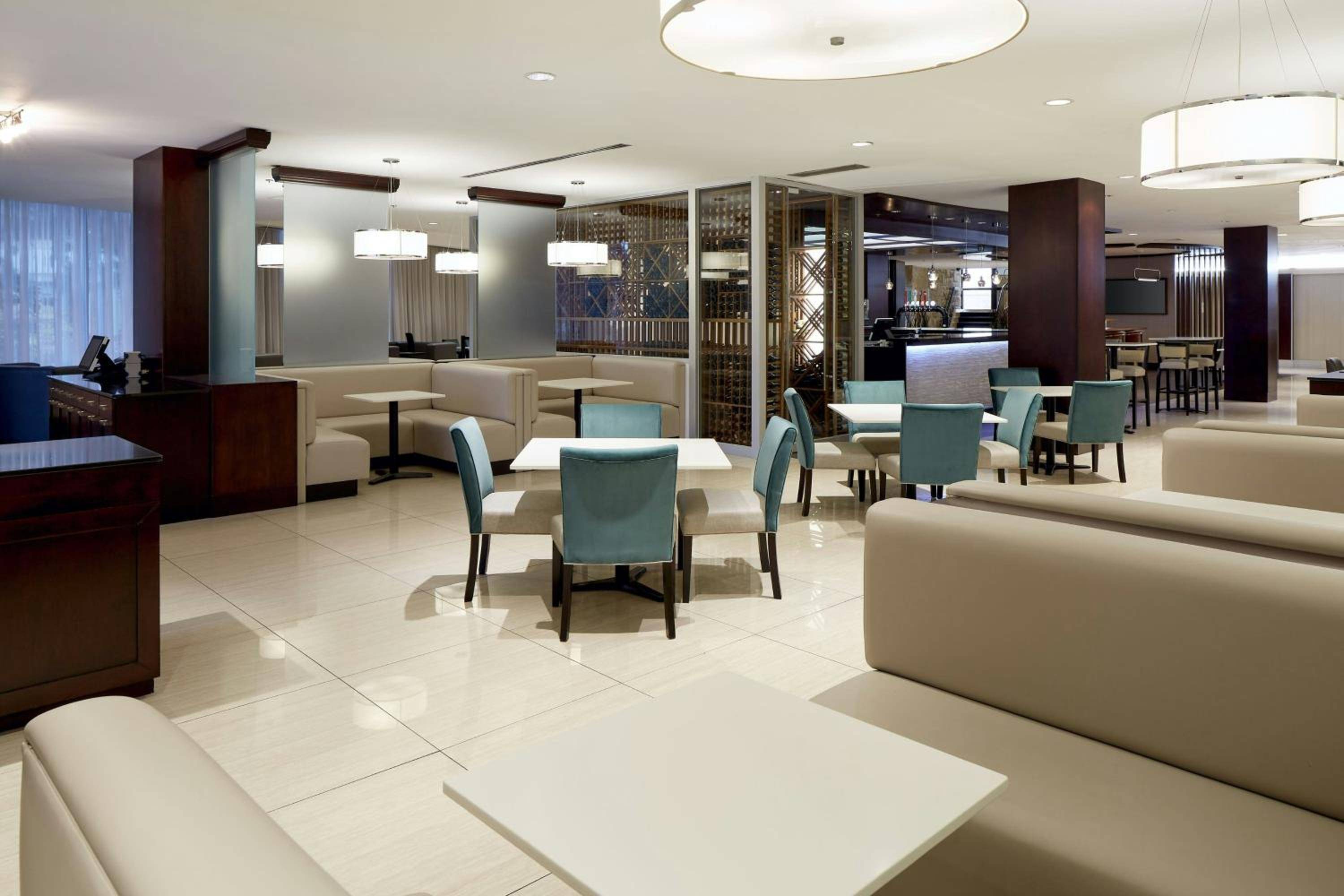 Sheraton Montreal Airport Hotel