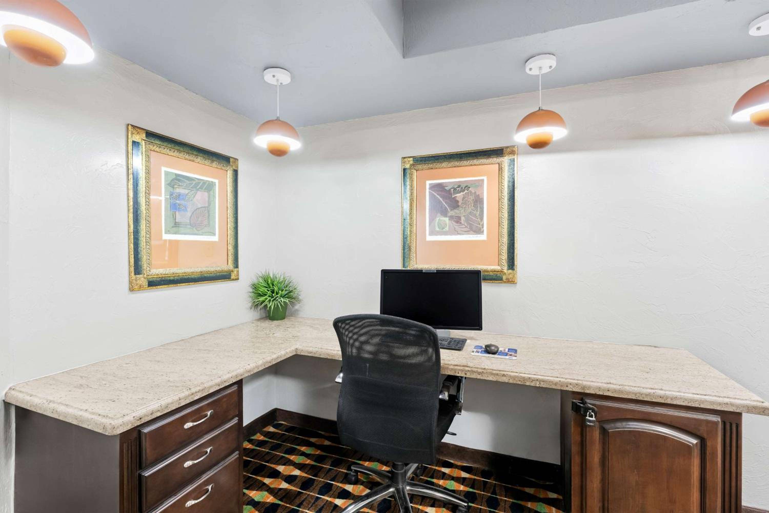 SureStay Plus Hotel by Best Western Lubbock Medical Center