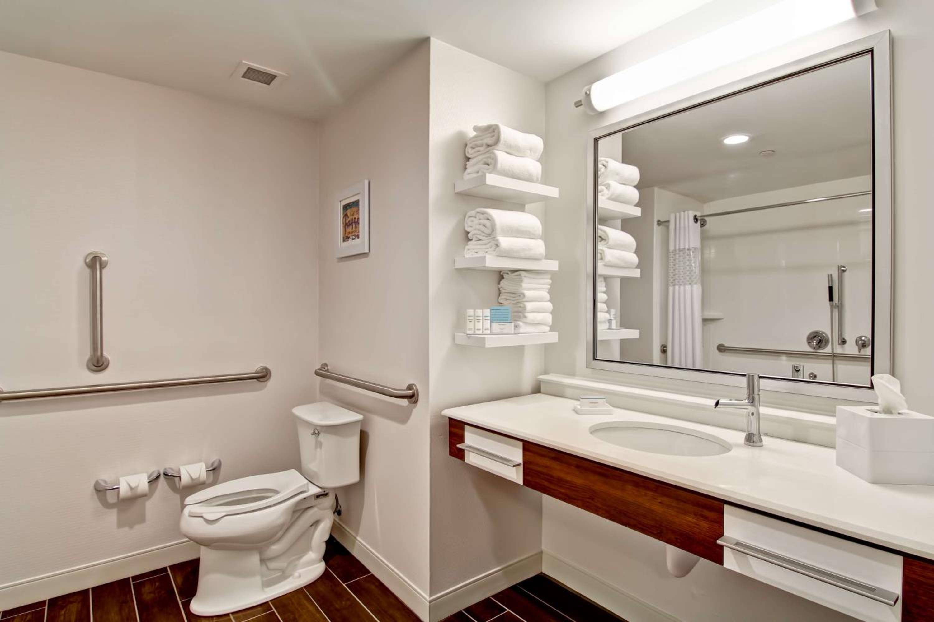 Hampton Inn & Suites Detroit/Troy