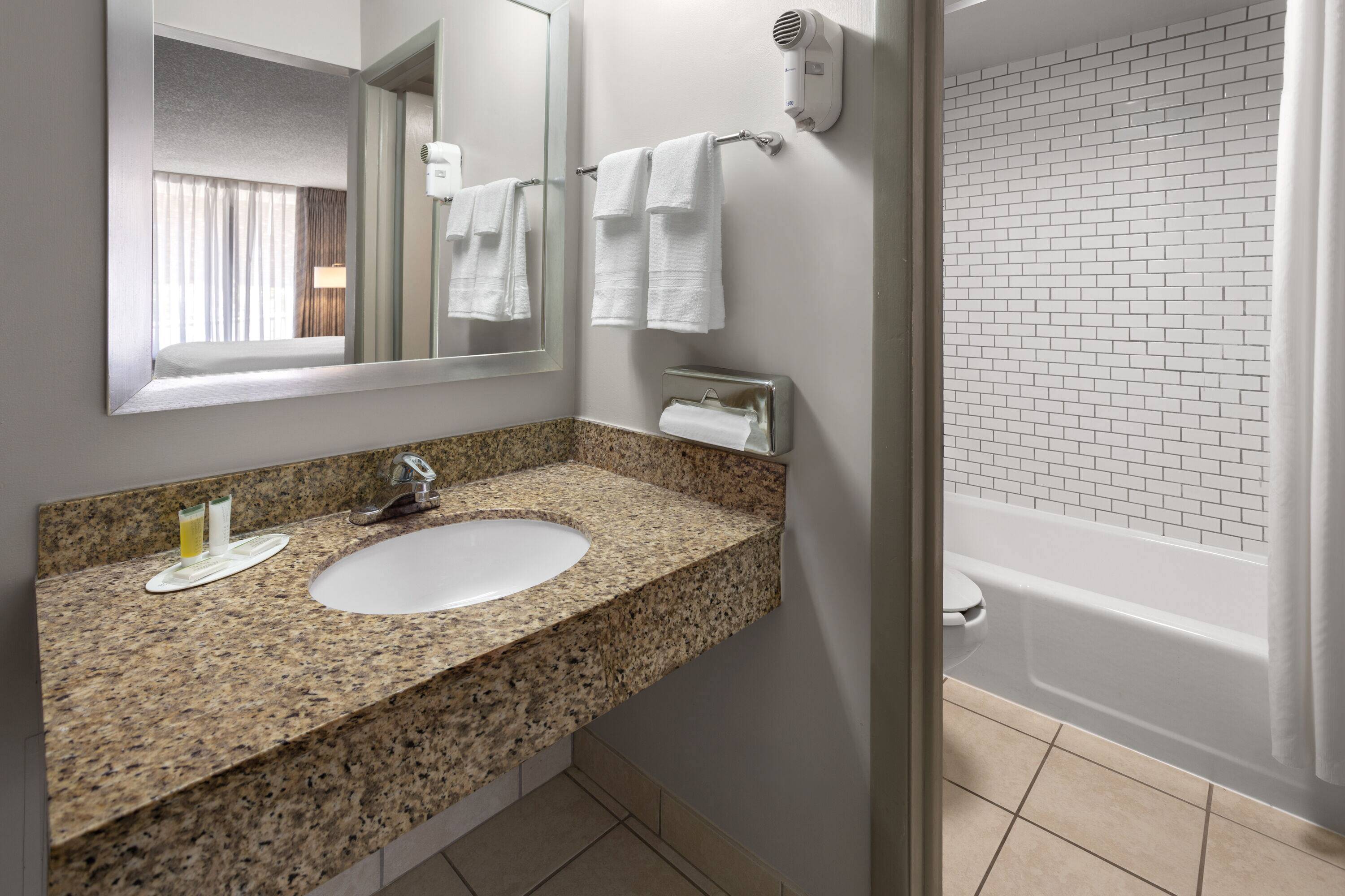 Days Inn by Wyndham Frederick