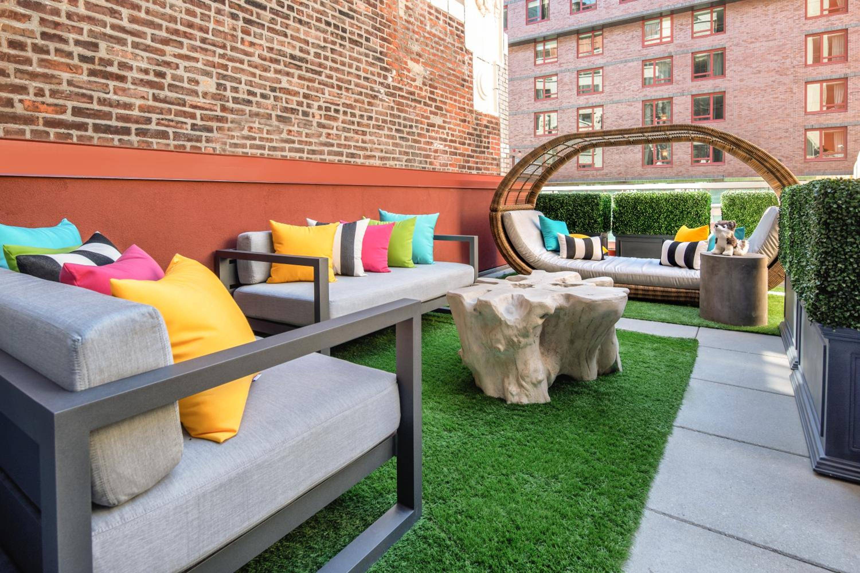 Staypineapple, An Artful Hotel, Midtown New York