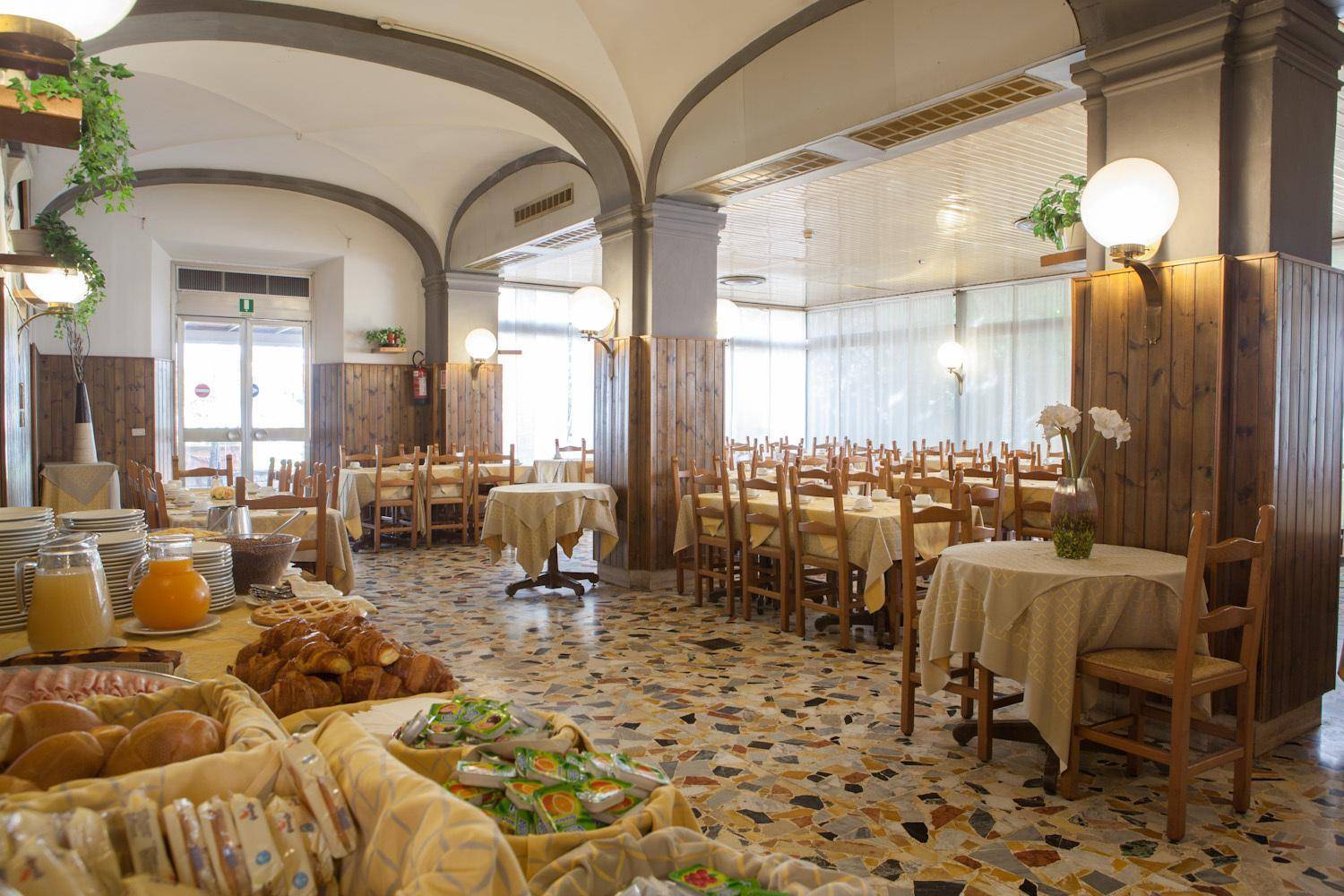 Auto park hotel