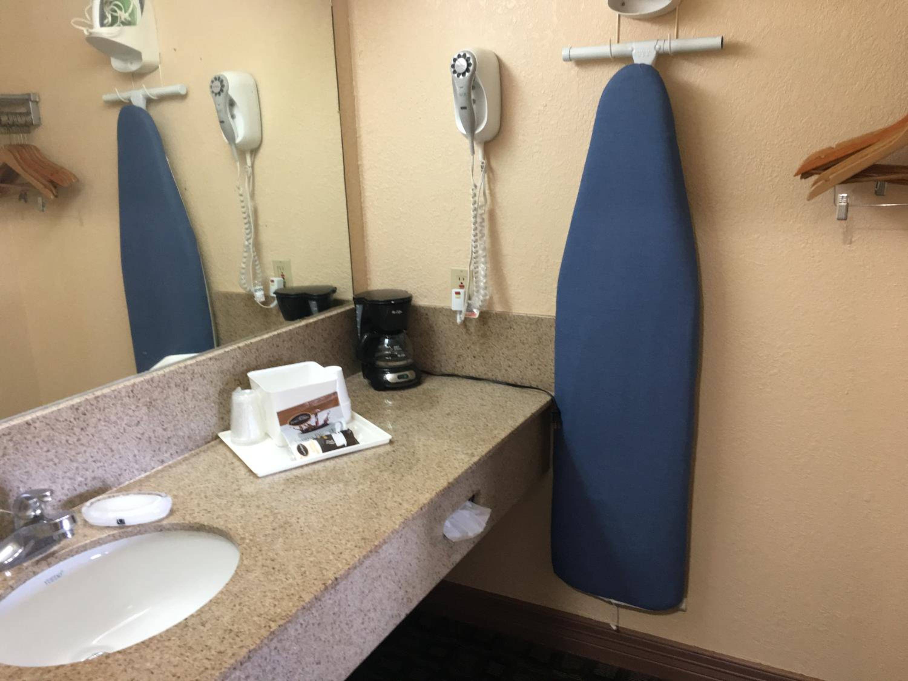 AMERICAS BEST VALUE INN - NRG PARK MEDICAL CENTER