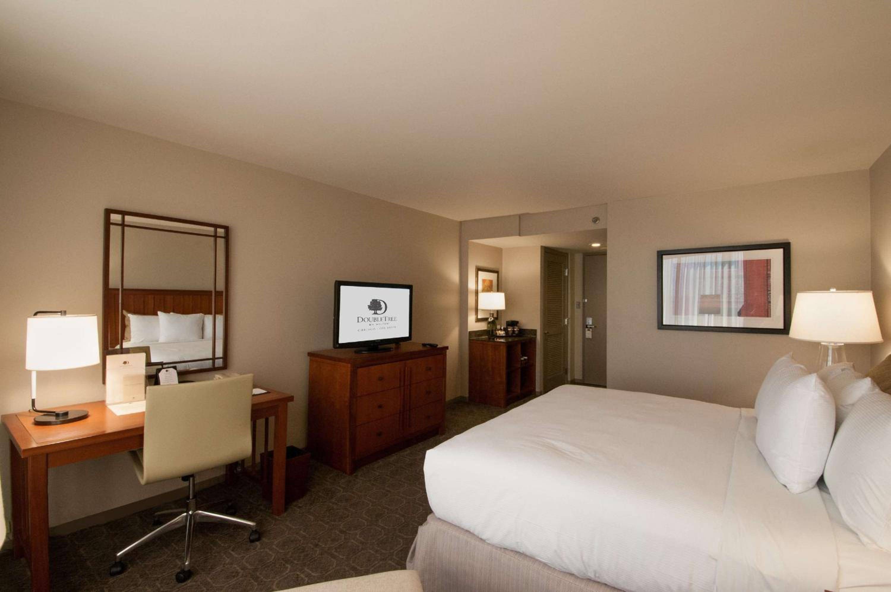 Hilton Suites Chicago/Oakbrook Terrace