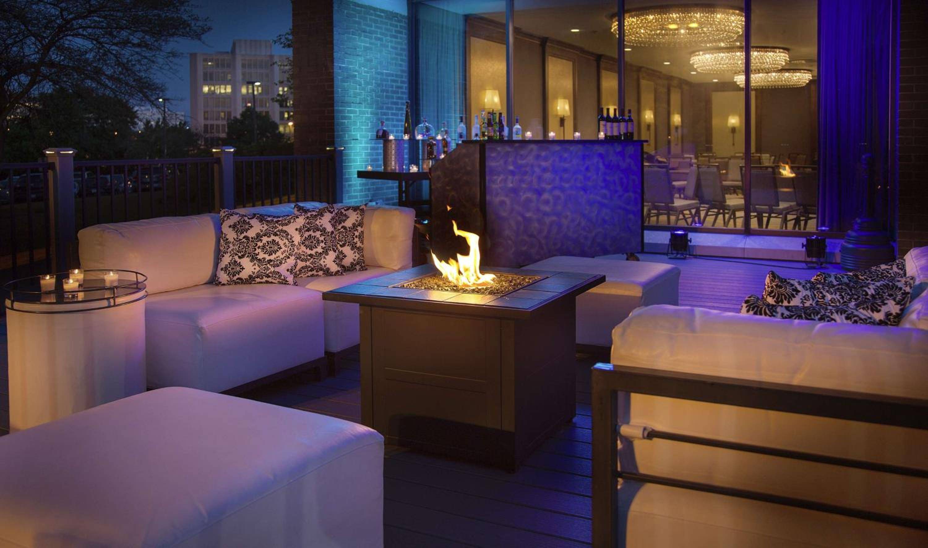 Hilton Suites Chicago/Oakbrook Terrace