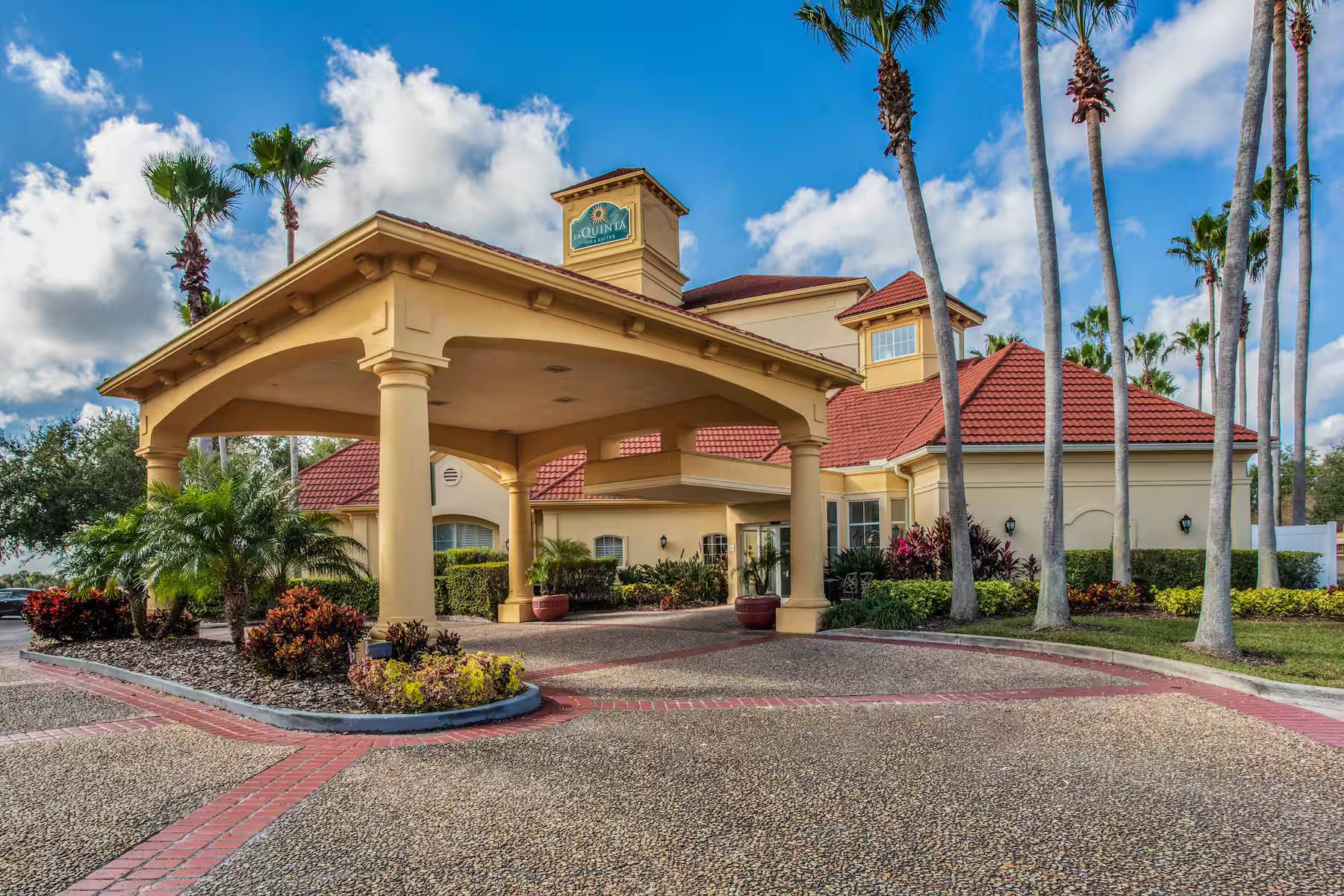 La Quinta Inn & Suites by Wyndham Orlando Airport North