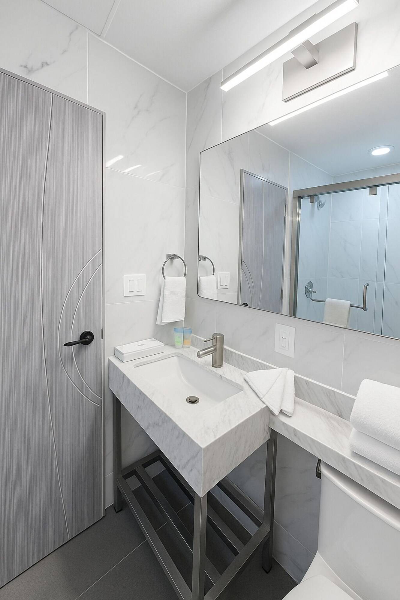 Liv Hotel Bronx