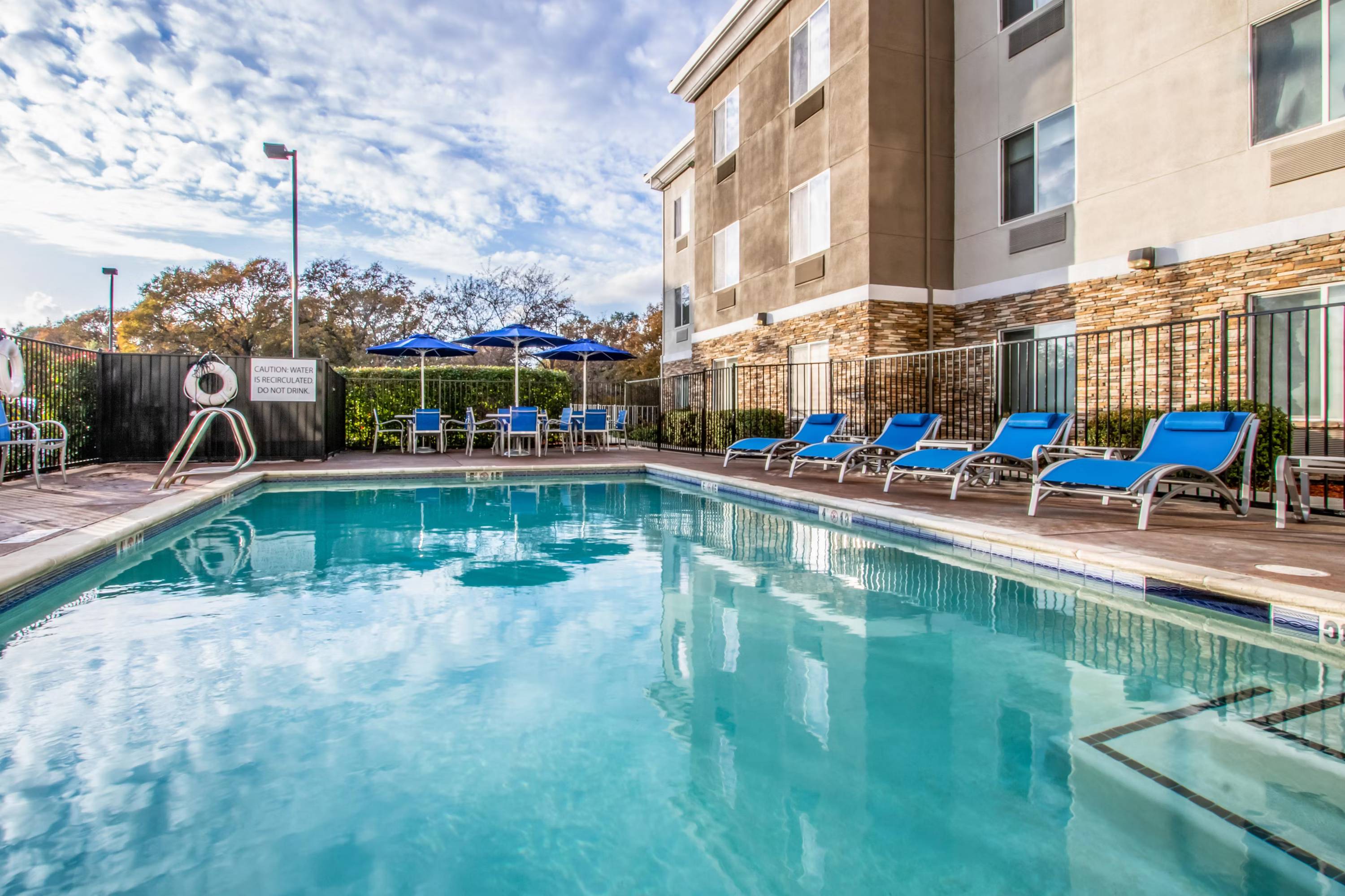 Holiday Inn Express Hotel & Suites Roseville - Galleria Area by IHG