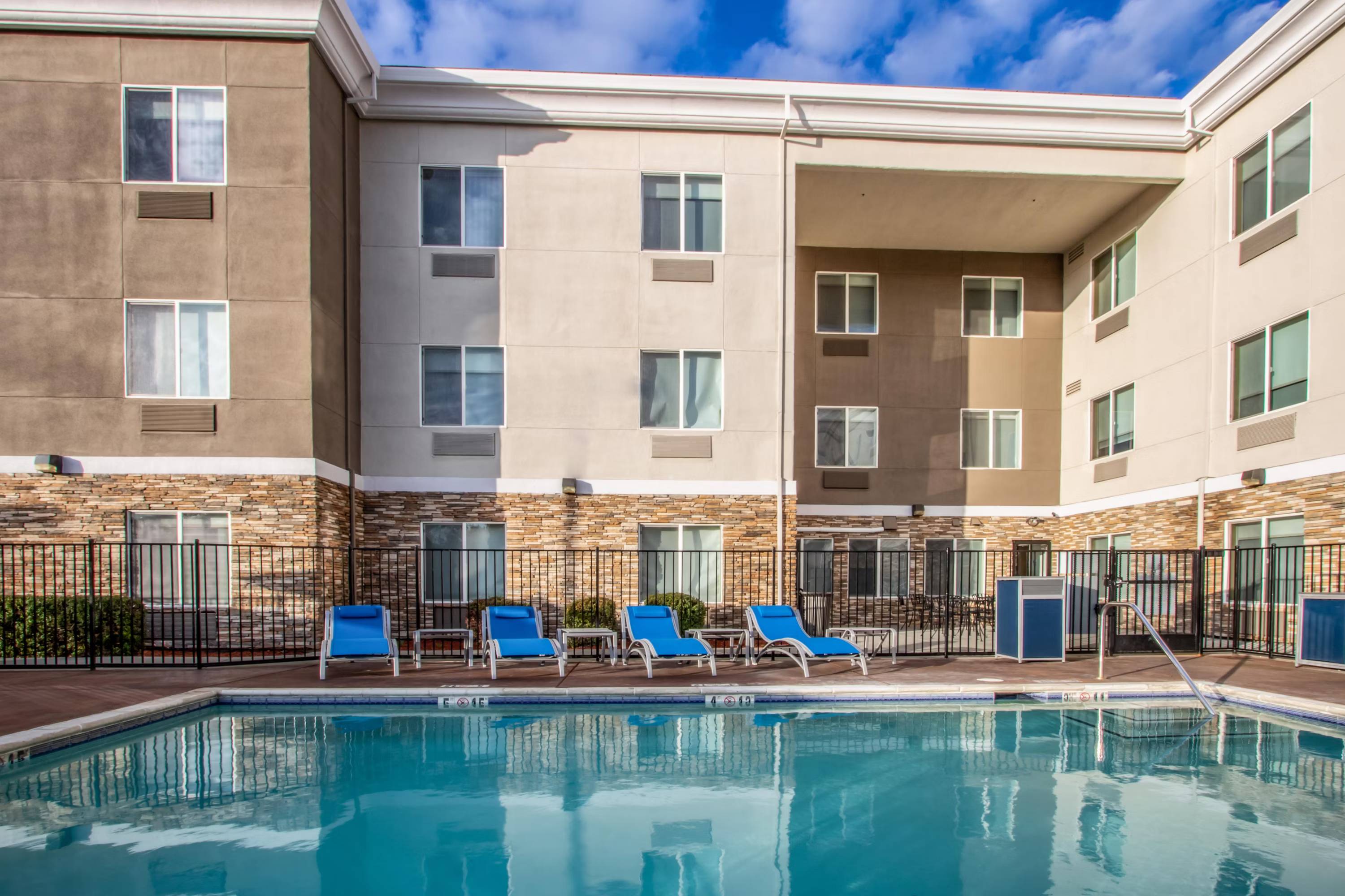 Holiday Inn Express Hotel & Suites Roseville - Galleria Area by IHG