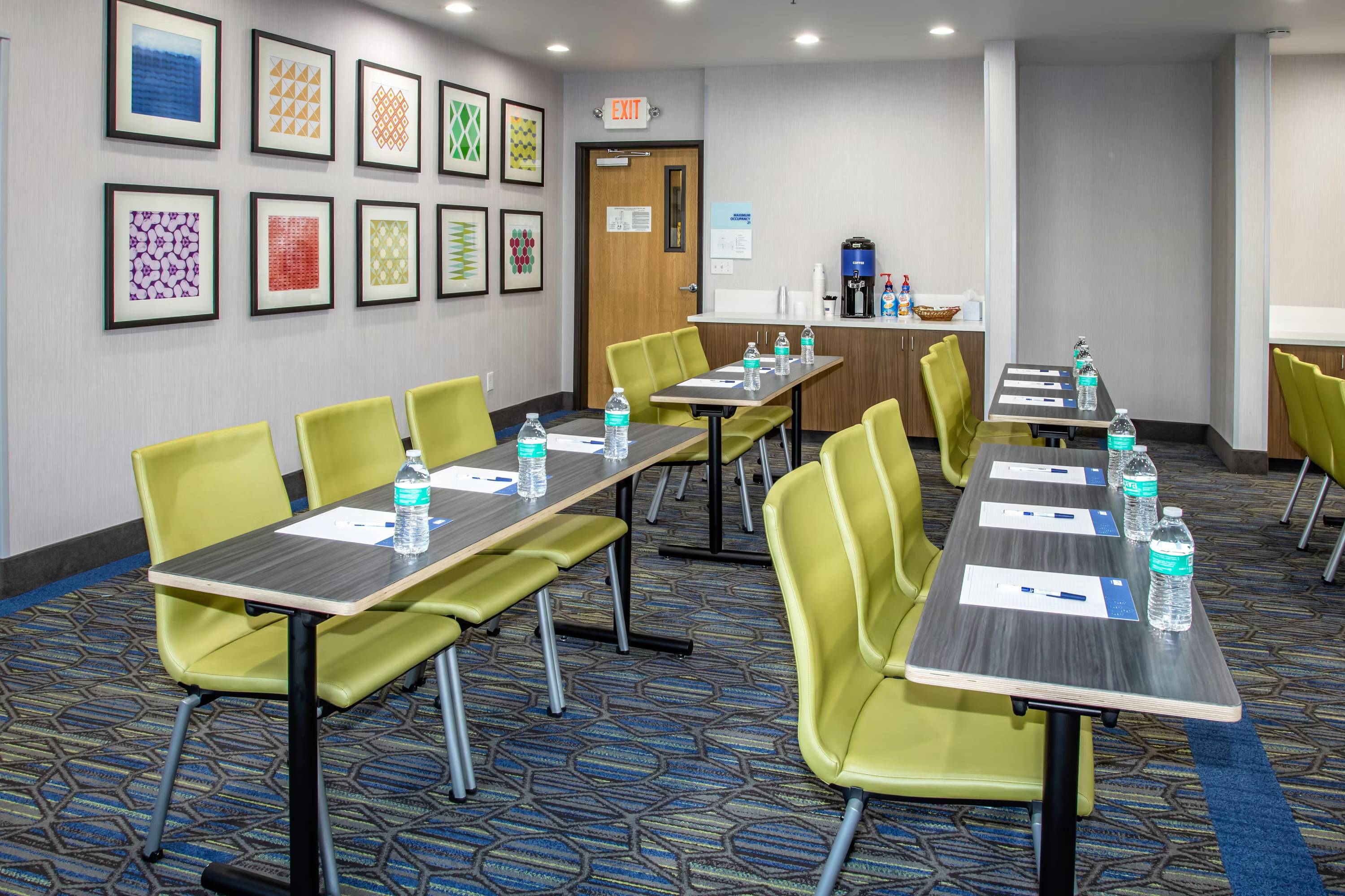 Holiday Inn Express Hotel & Suites Roseville - Galleria Area by IHG