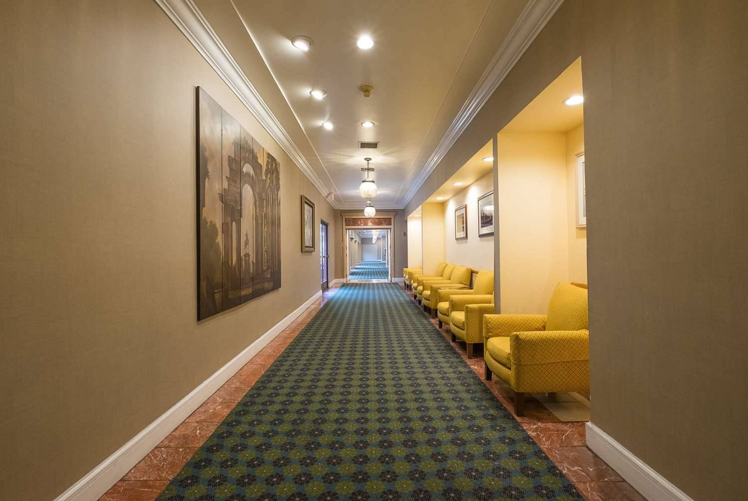 Howard Johnson by Wyndham Fullerton/Anaheim