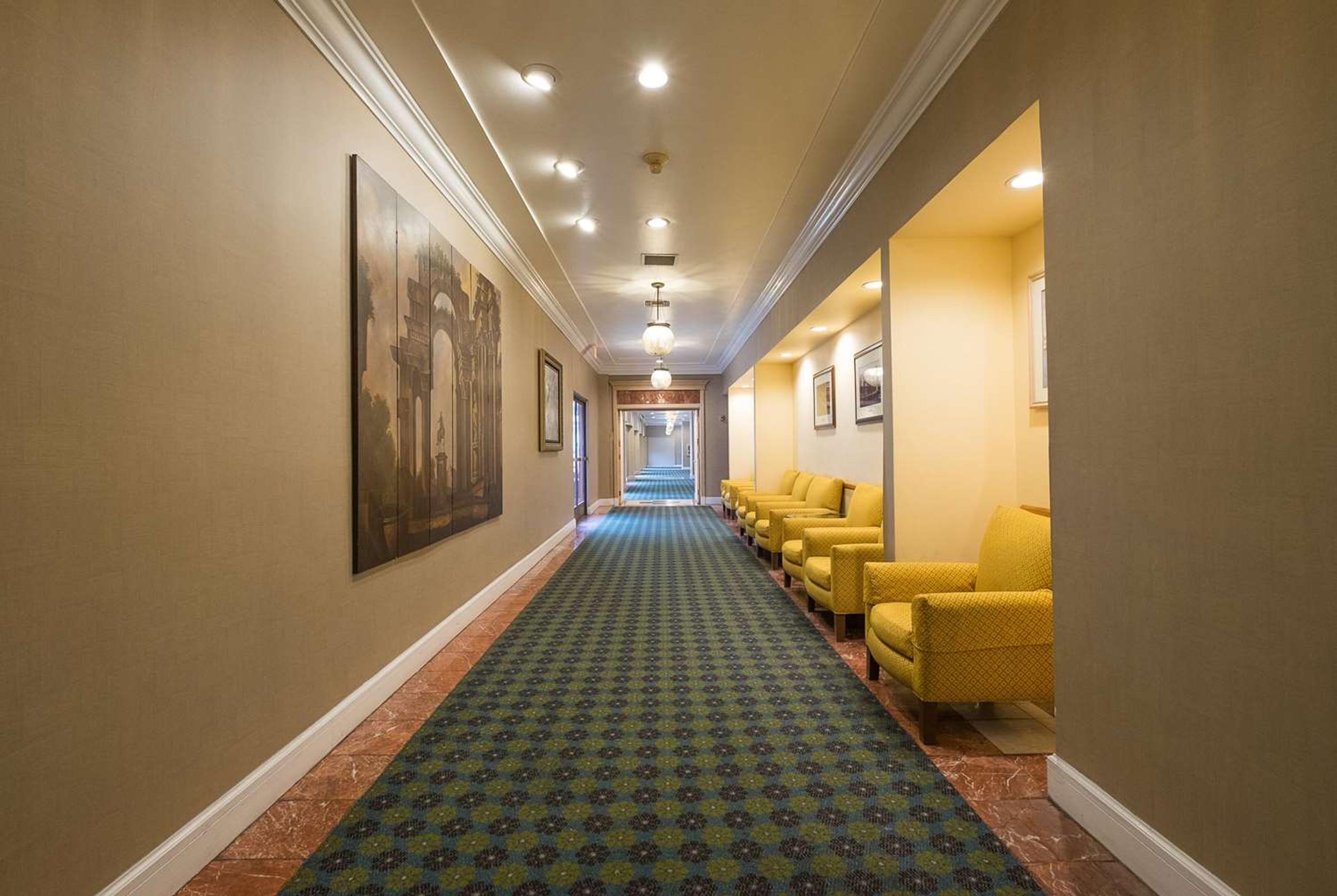 Howard Johnson by Wyndham Fullerton/Anaheim