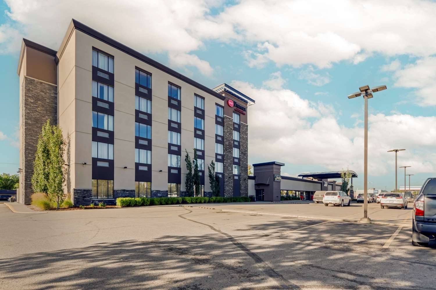 Best Western Premier Denham Inn & Suites