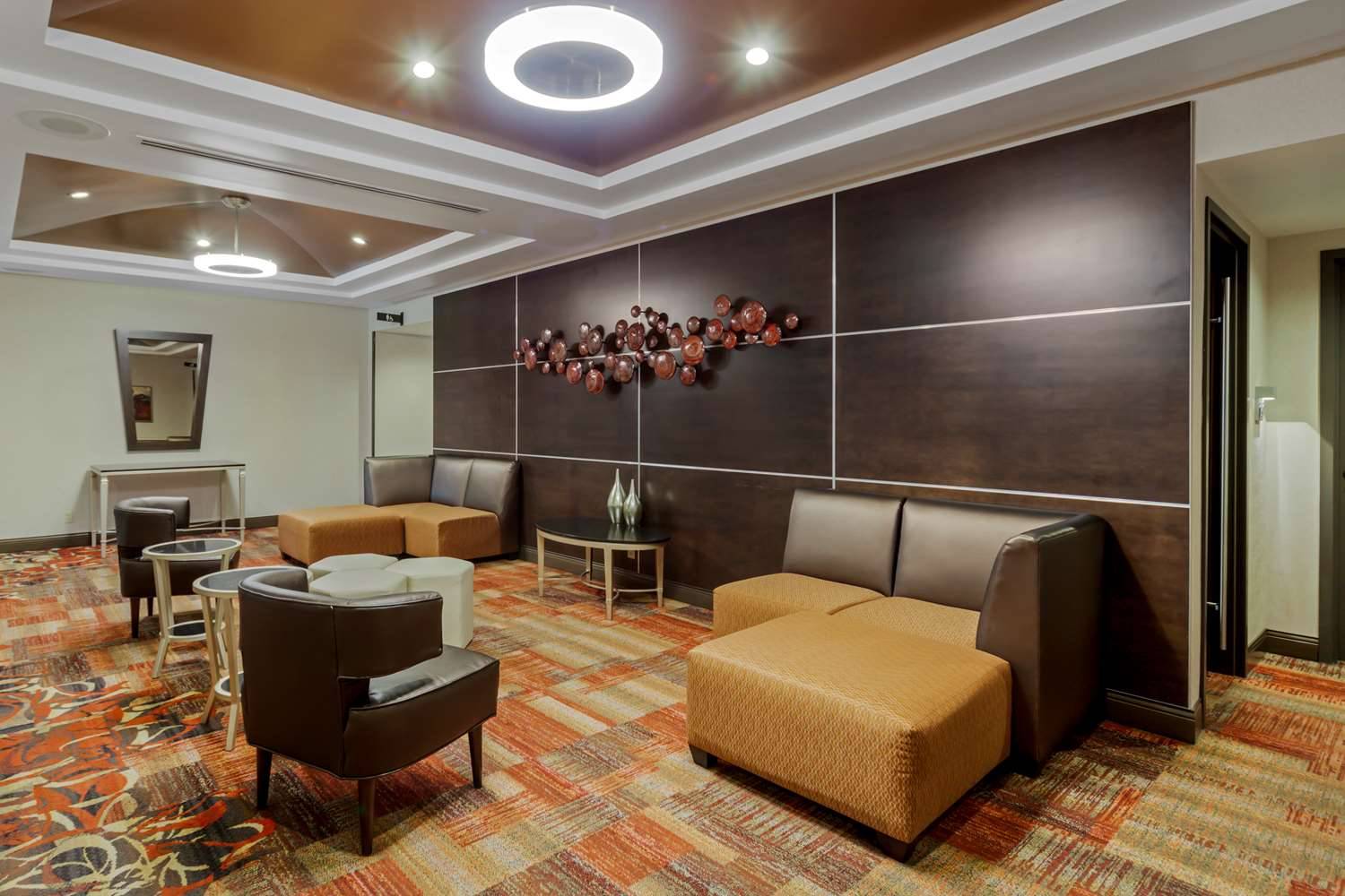 Best Western Premier Denham Inn & Suites