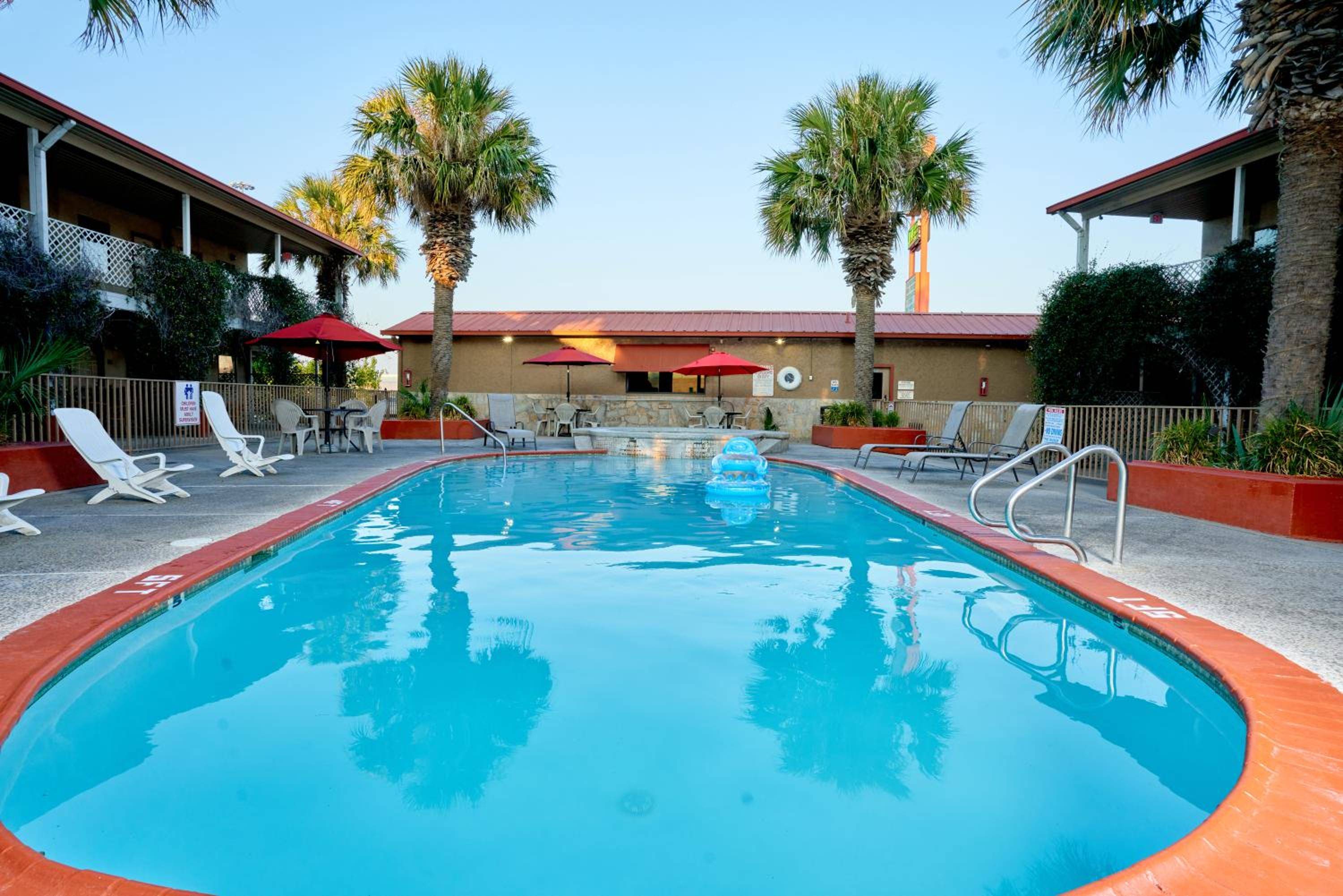 Family Garden Inn & Suites