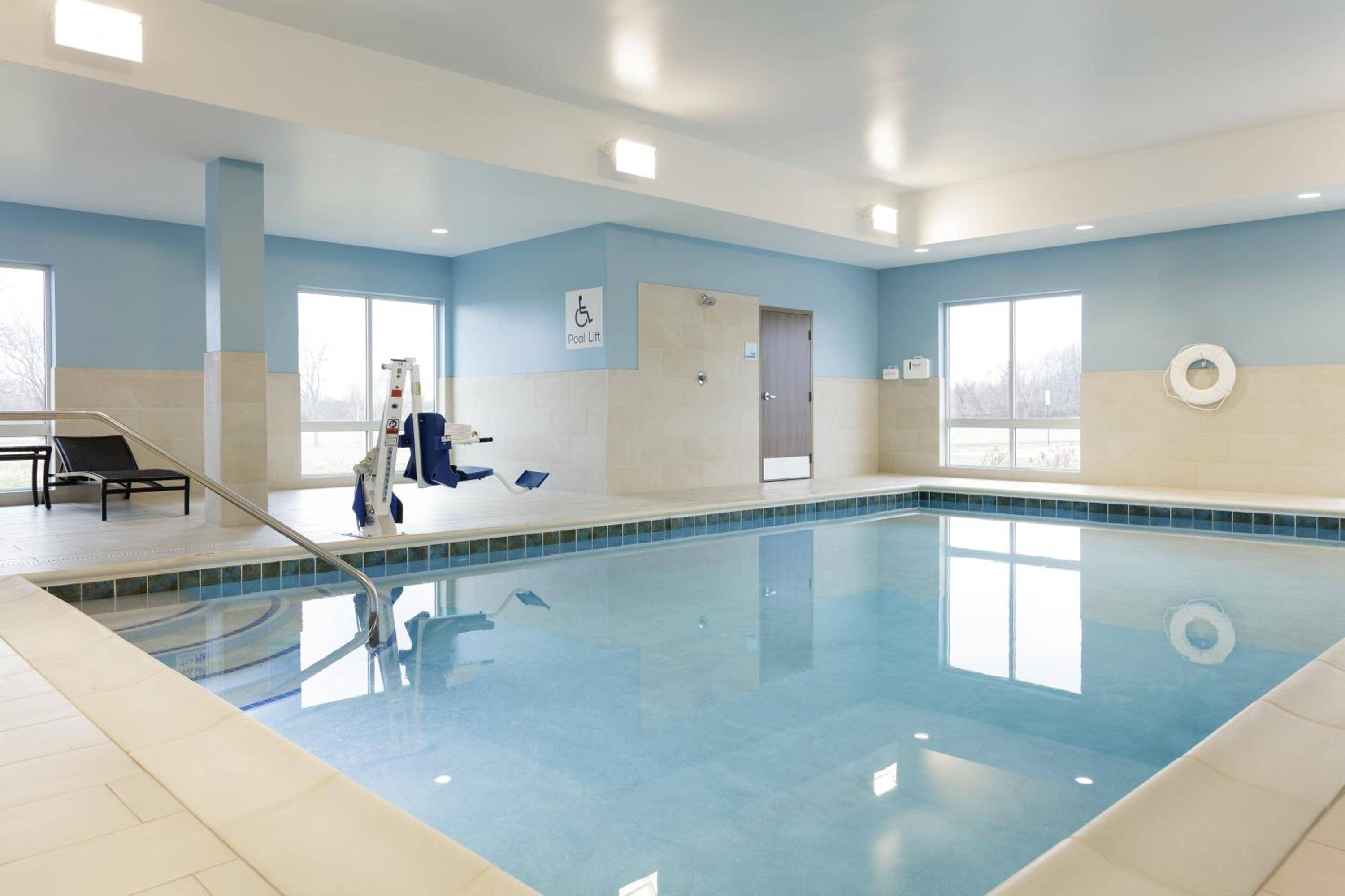 Holiday Inn Express & Suites Hebron - Cincinnati Airport by IHG
