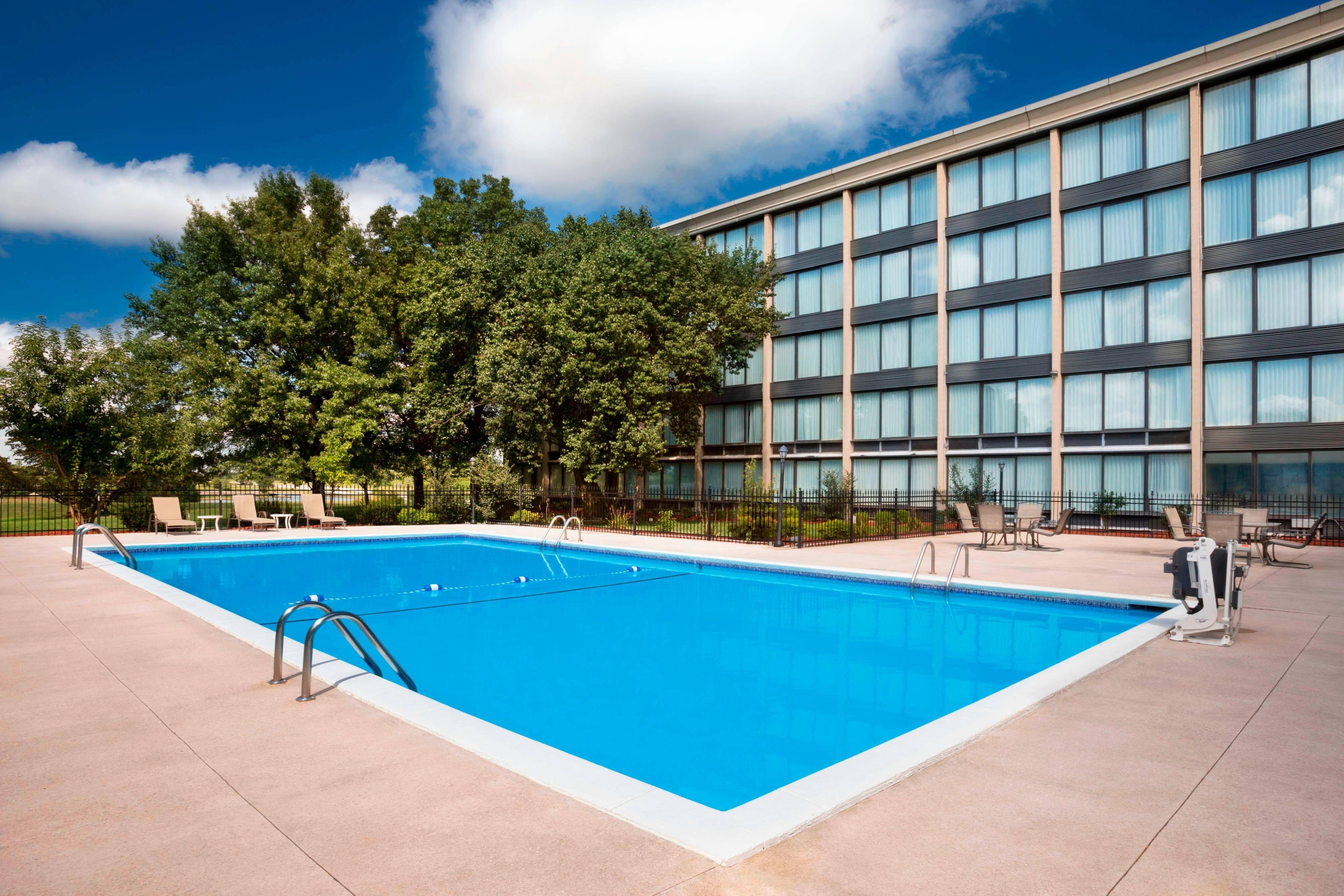 Four Points by Sheraton Kansas City Airport